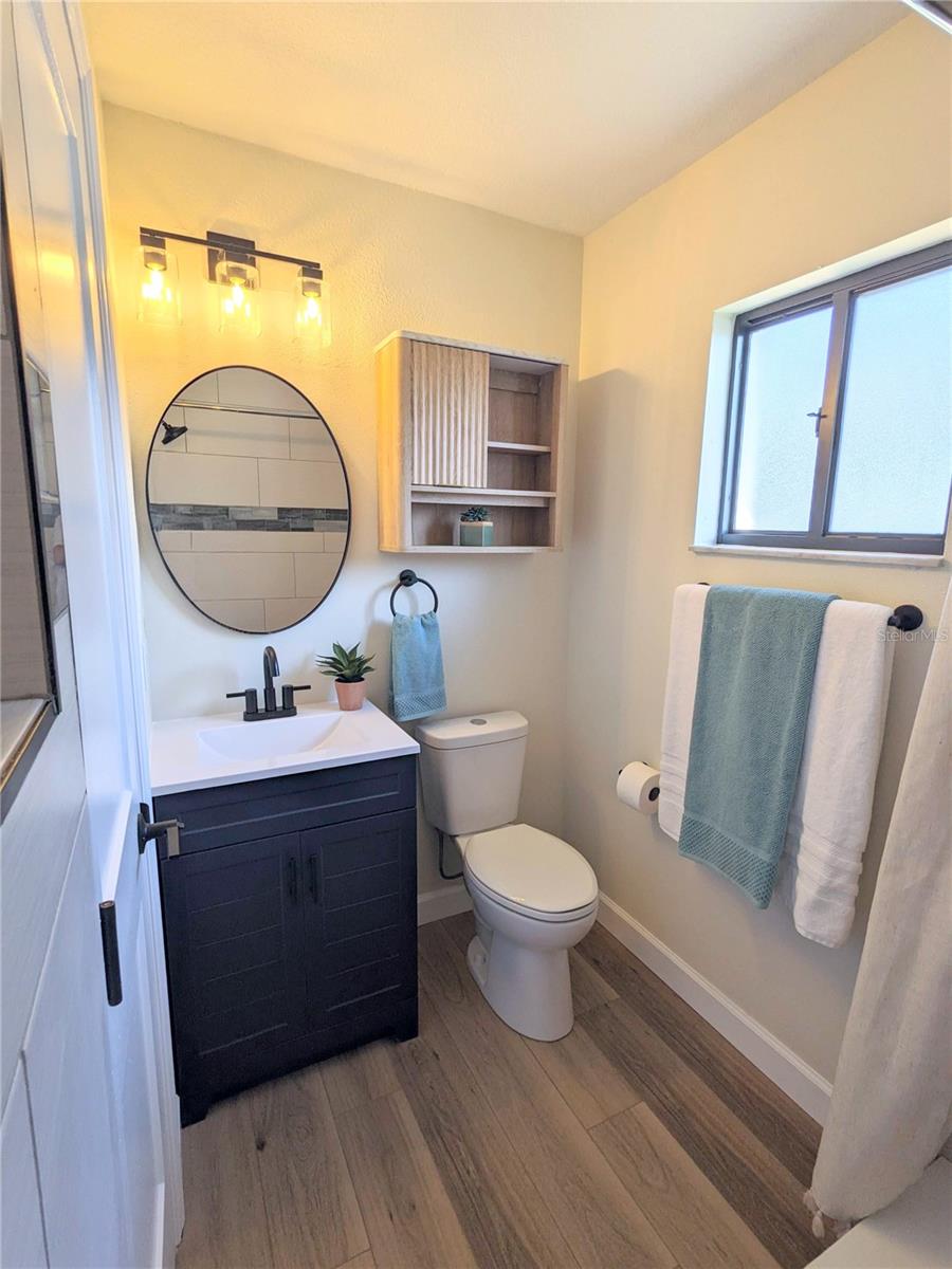 Image 17 of 34 For 780 Green Valley Road