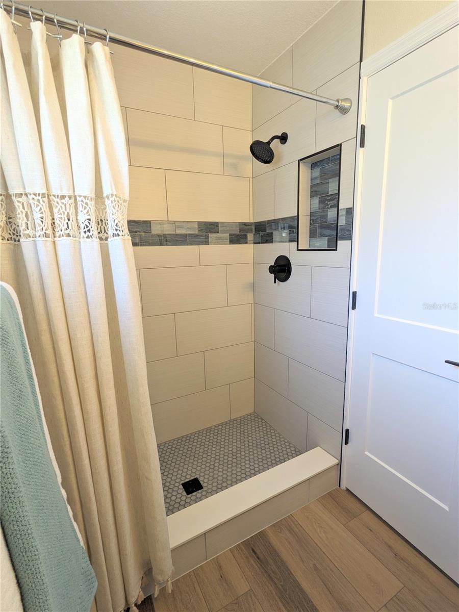 Image 18 of 34 For 780 Green Valley Road