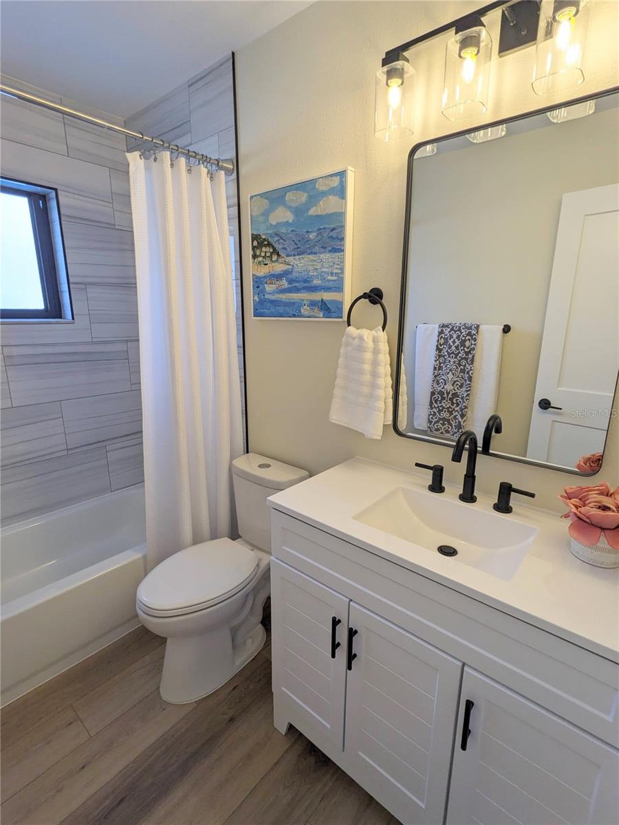 Image 20 of 34 For 780 Green Valley Road