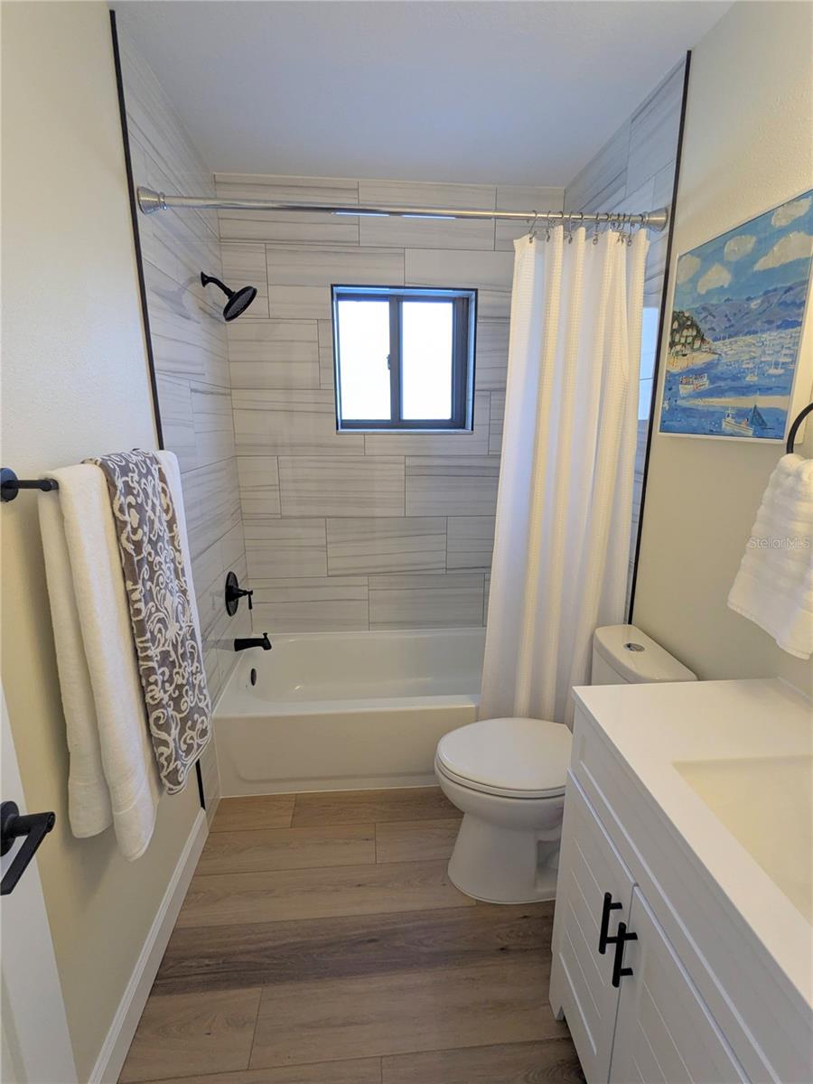 Image 21 of 34 For 780 Green Valley Road