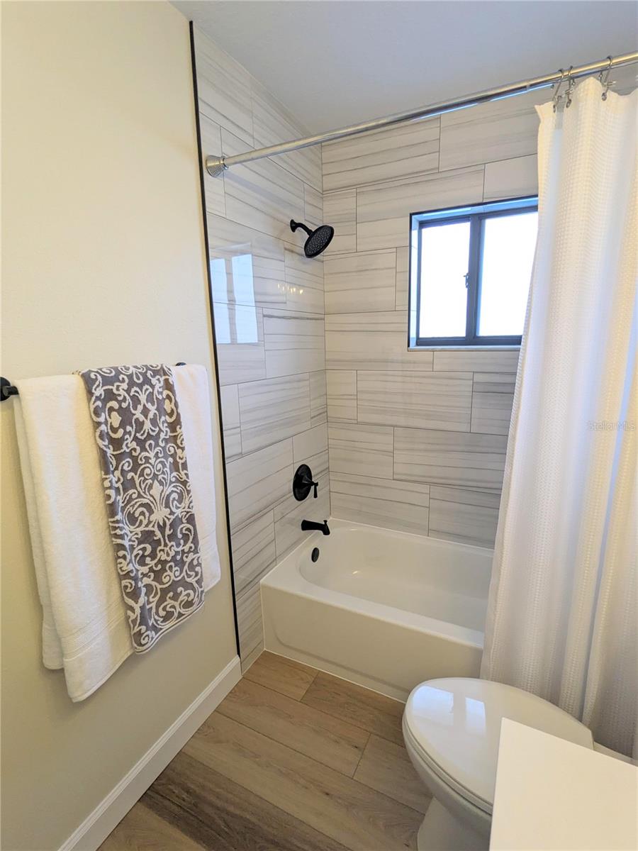 Image 22 of 34 For 780 Green Valley Road