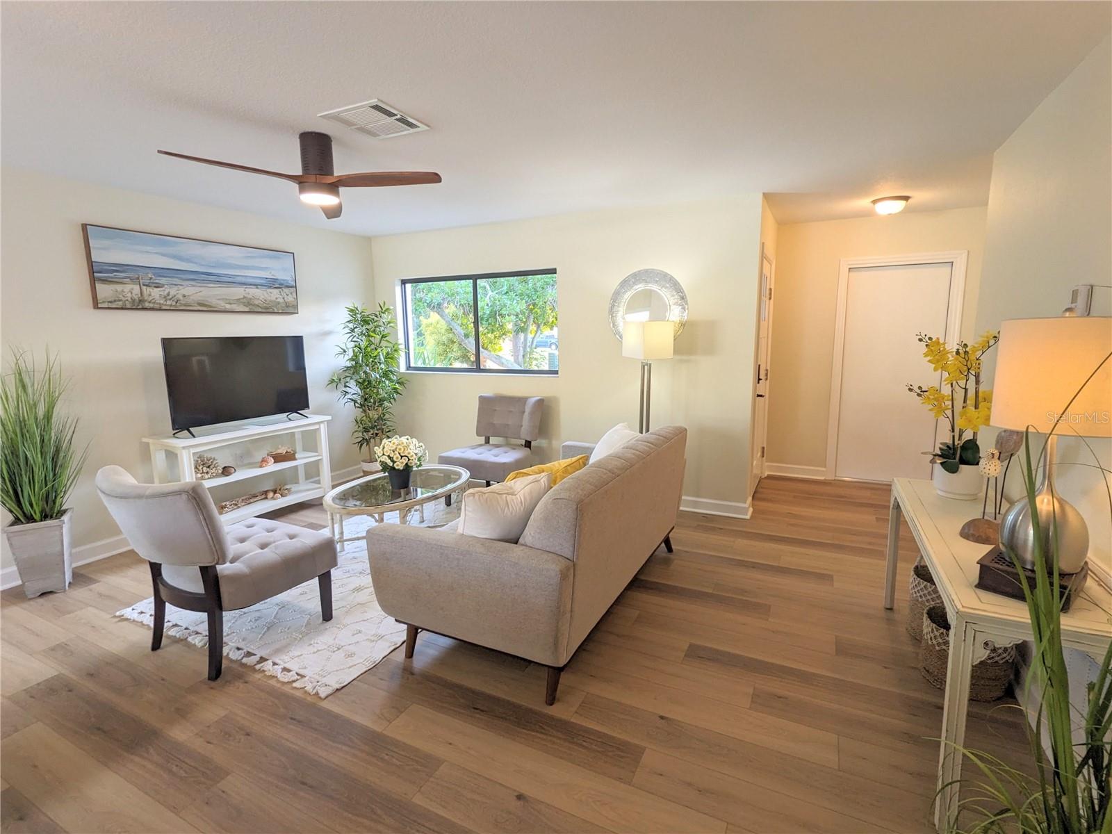 Image 4 of 34 For 780 Green Valley Road