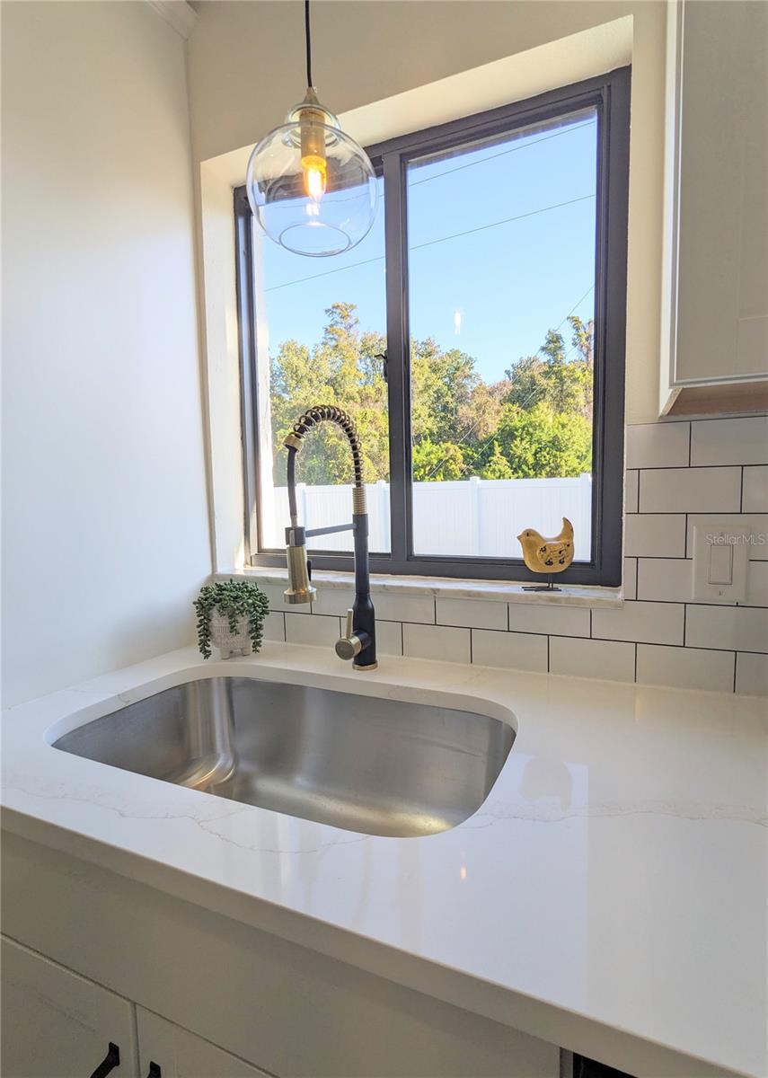 Image 8 of 34 For 780 Green Valley Road