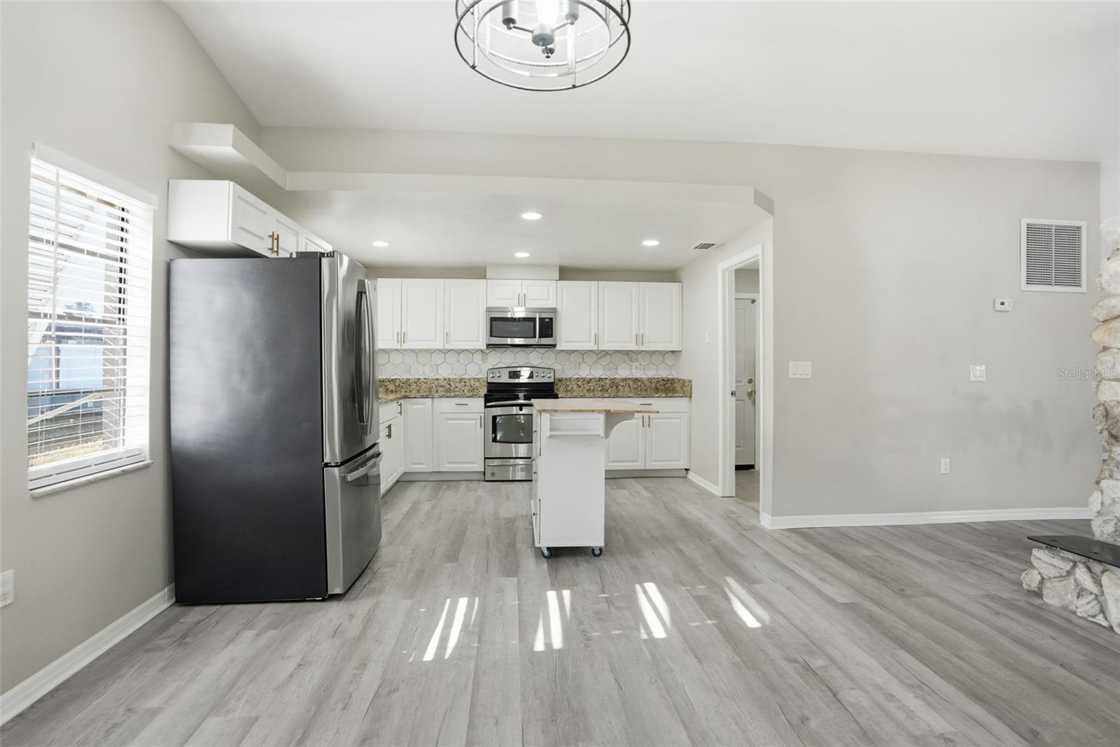 Image 14 of 44 For 7026 Whitethorn Court