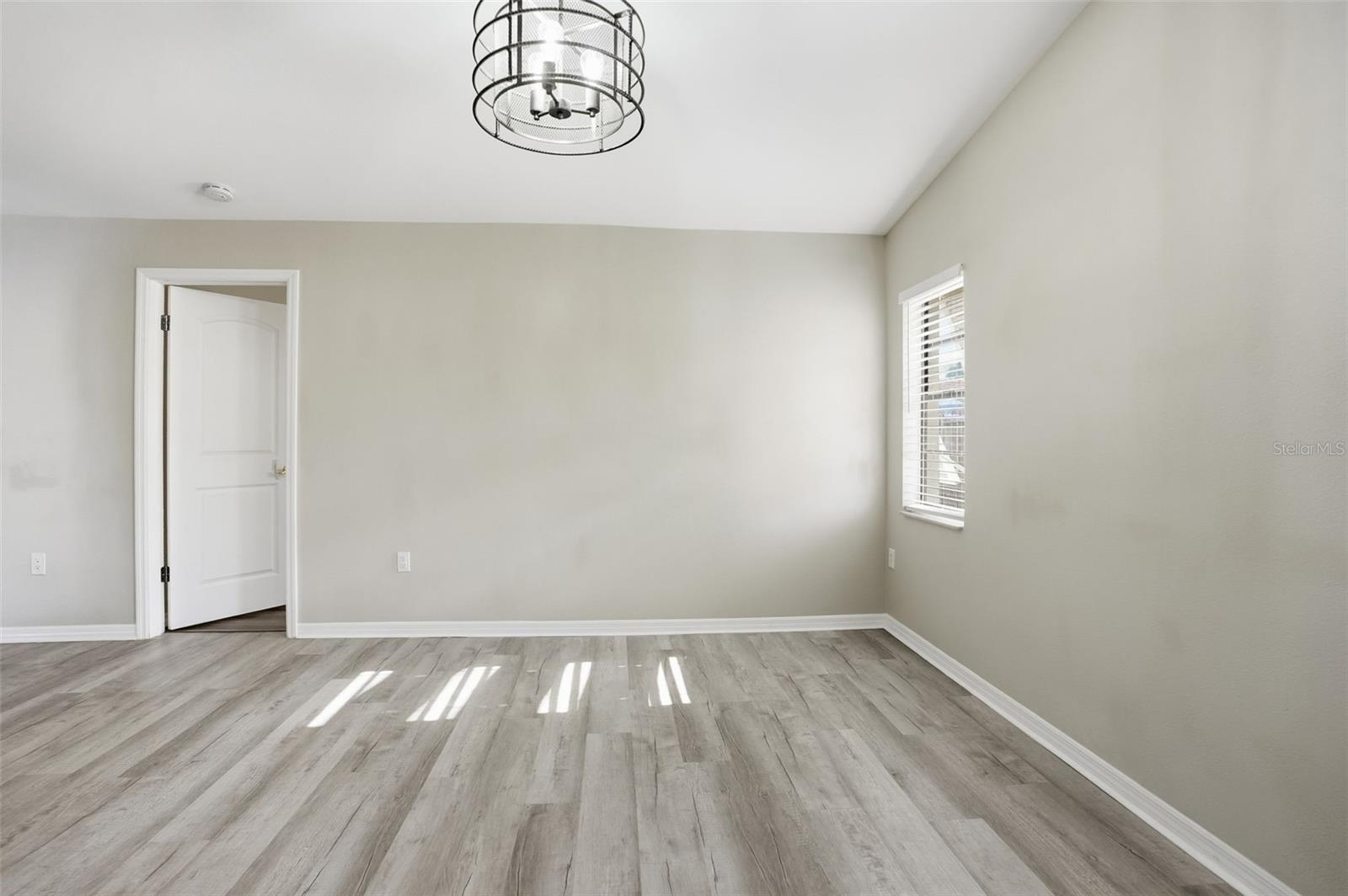 Image 22 of 44 For 7026 Whitethorn Court