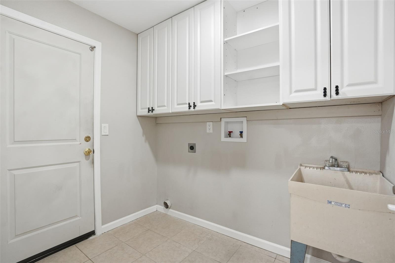 Image 36 of 44 For 7026 Whitethorn Court