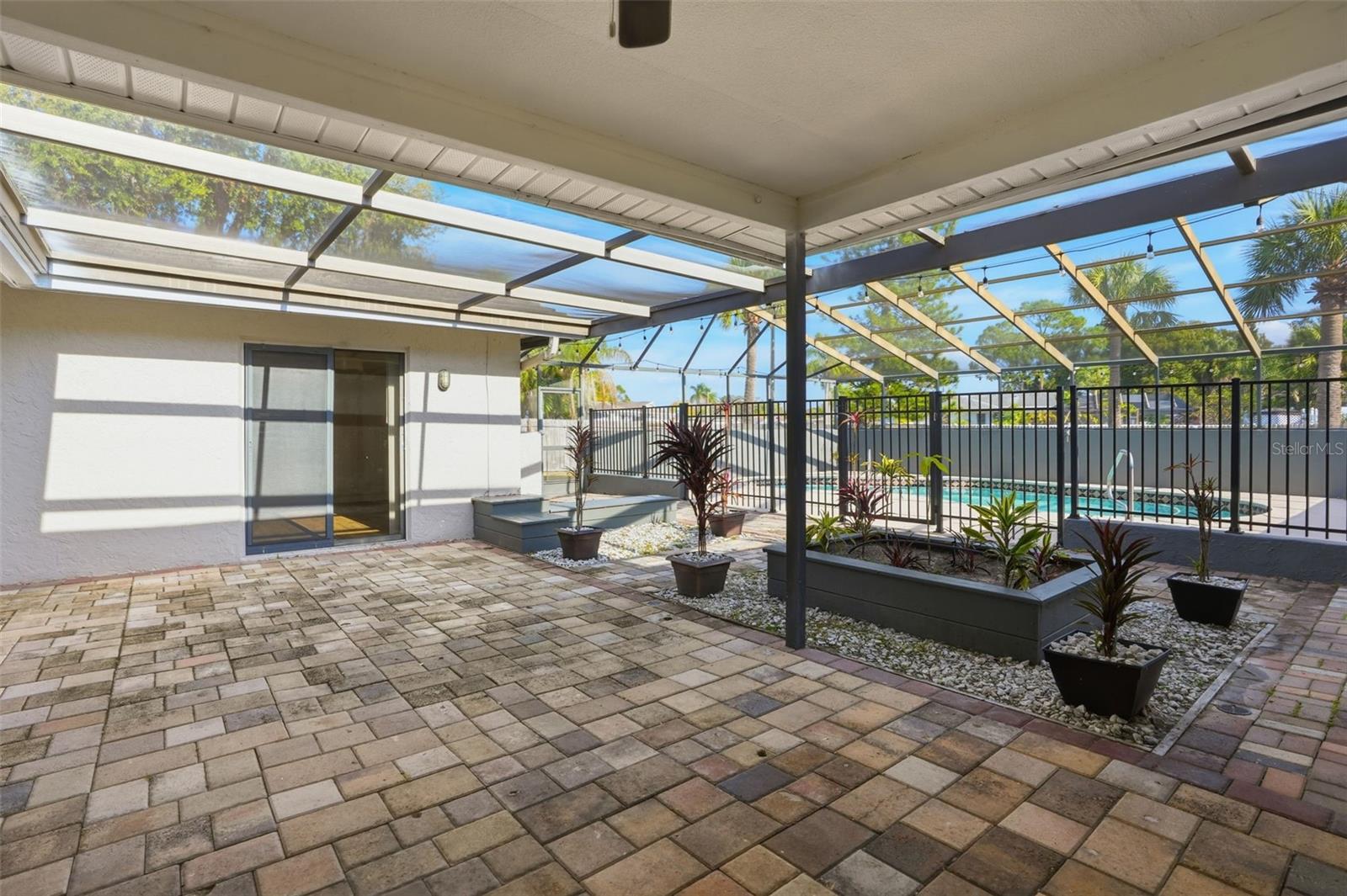 Image 38 of 44 For 7026 Whitethorn Court