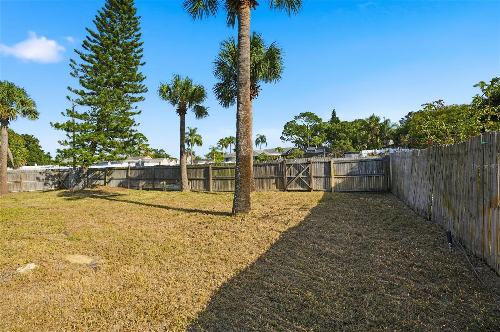 Image 43 of 44 For 7026 Whitethorn Court