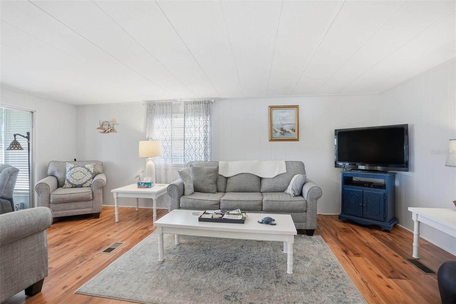 Image 19 of 40 For 7429 Morelli Avenue