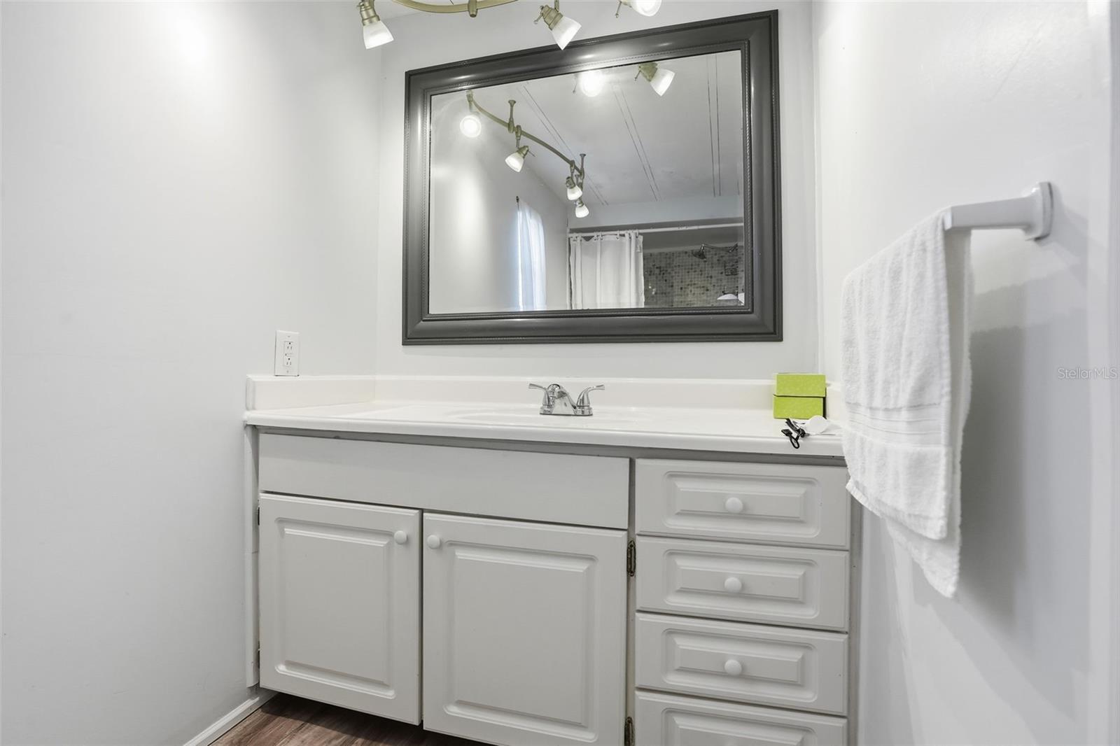 Image 30 of 40 For 7429 Morelli Avenue