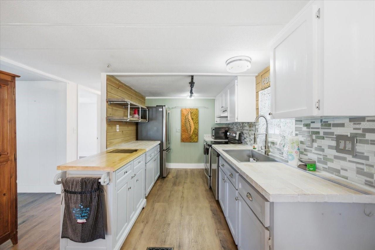 Image 16 of 53 For 8006 Montrose Avenue