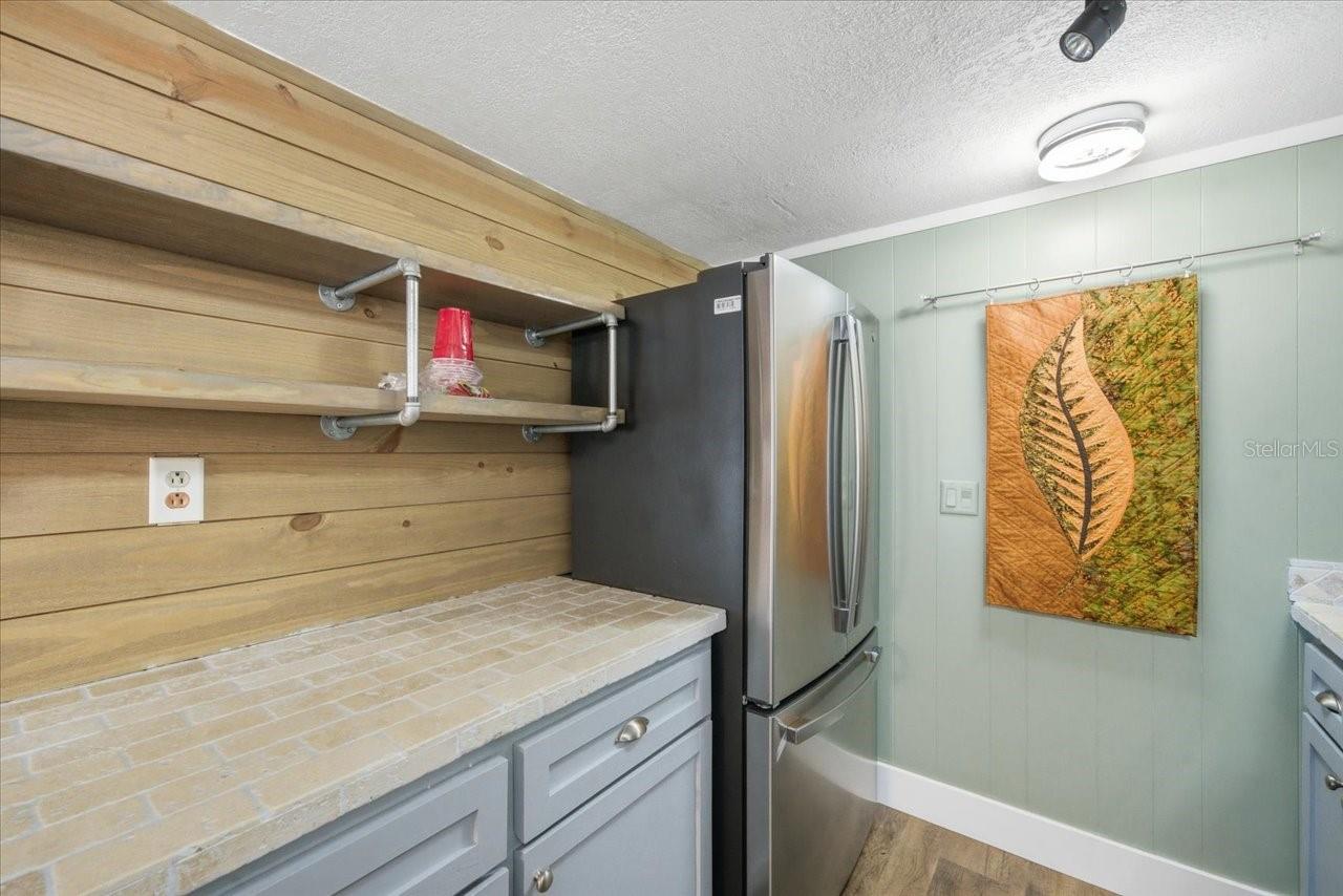 Image 23 of 53 For 8006 Montrose Avenue