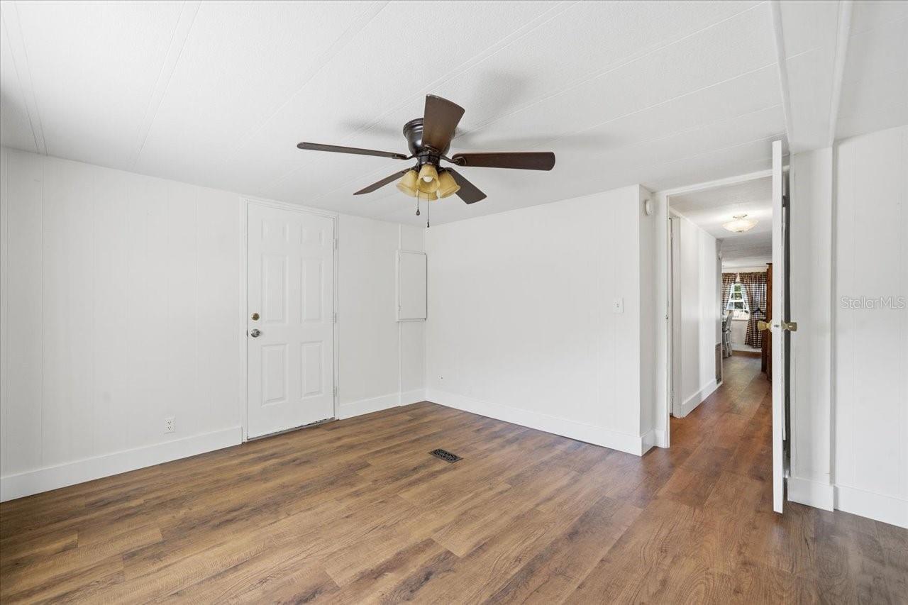 Image 27 of 53 For 8006 Montrose Avenue