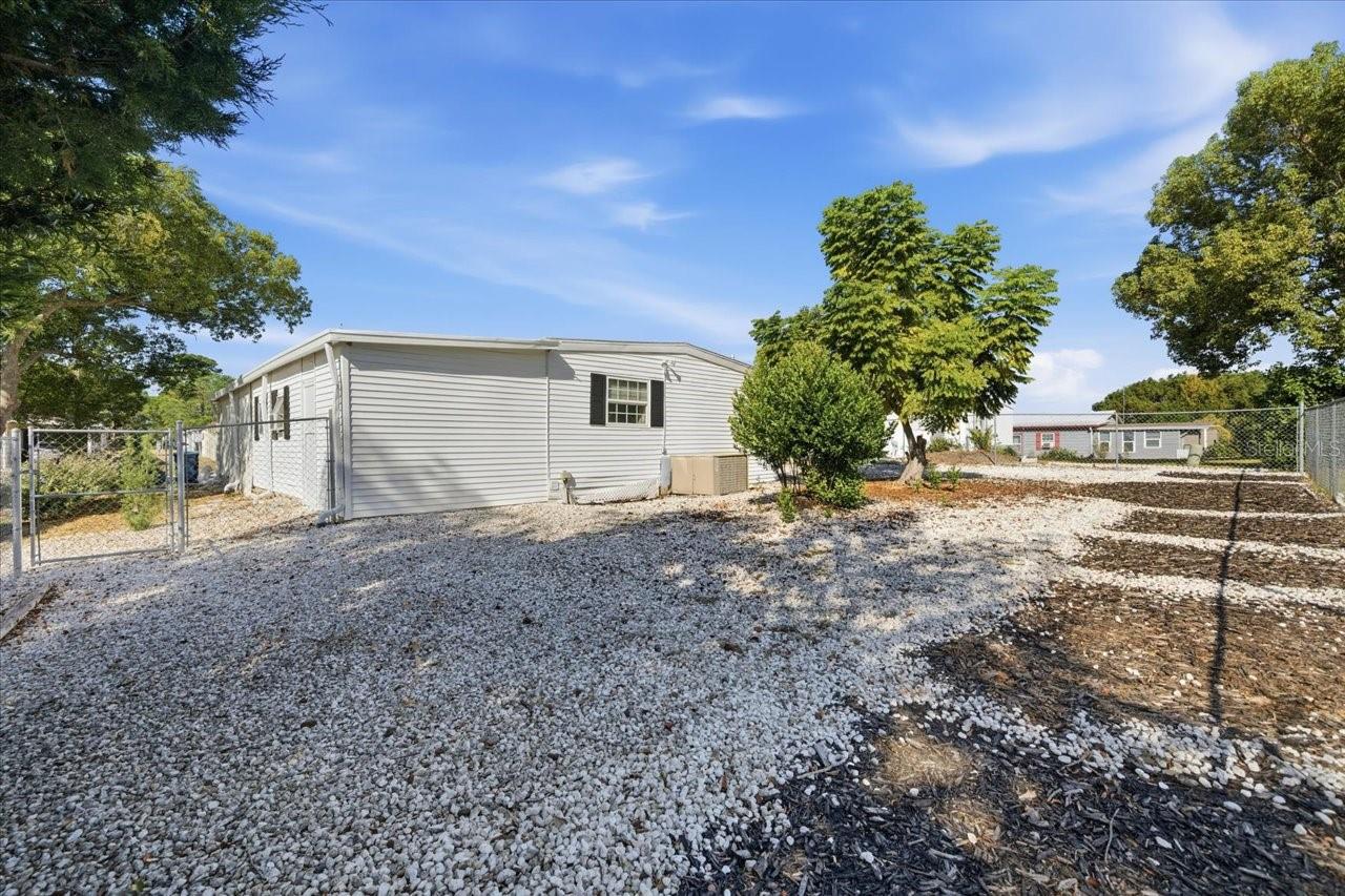 Image 36 of 53 For 8006 Montrose Avenue