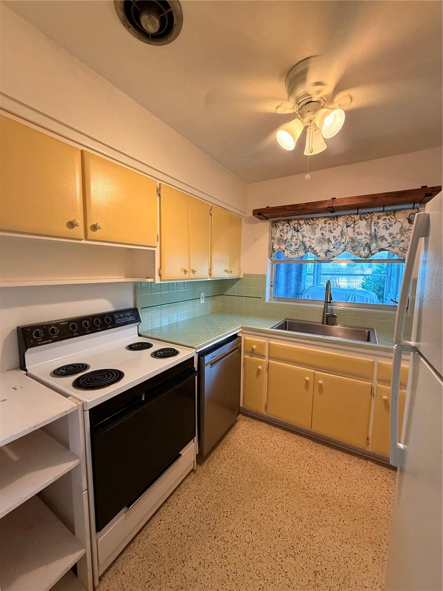 Image 3 of 12 For 815 Woodley Road