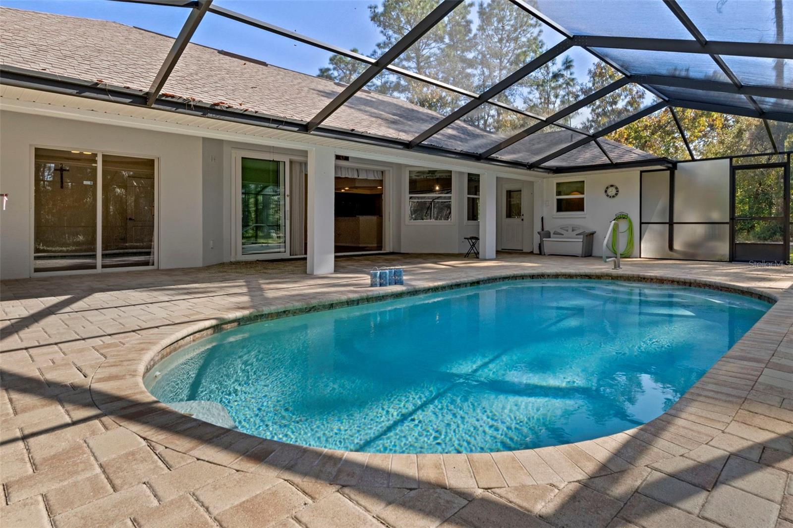 Image 10 of 55 For 5554 Lamp Post Drive