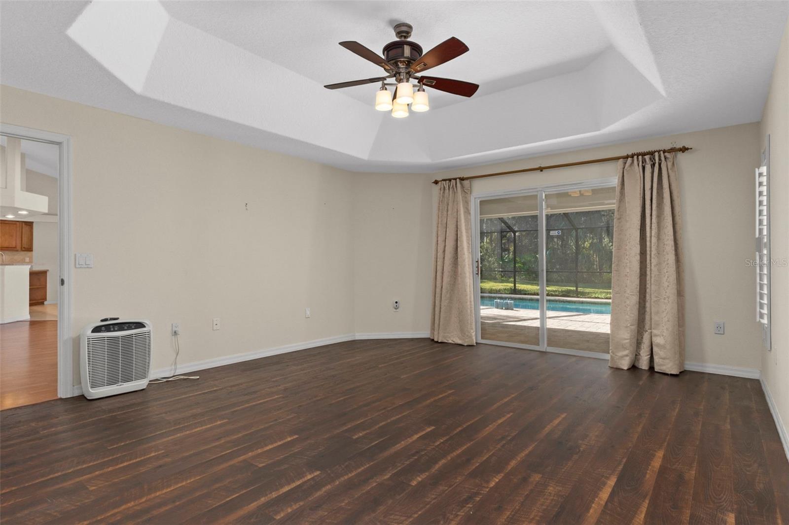 Image 16 of 55 For 5554 Lamp Post Drive