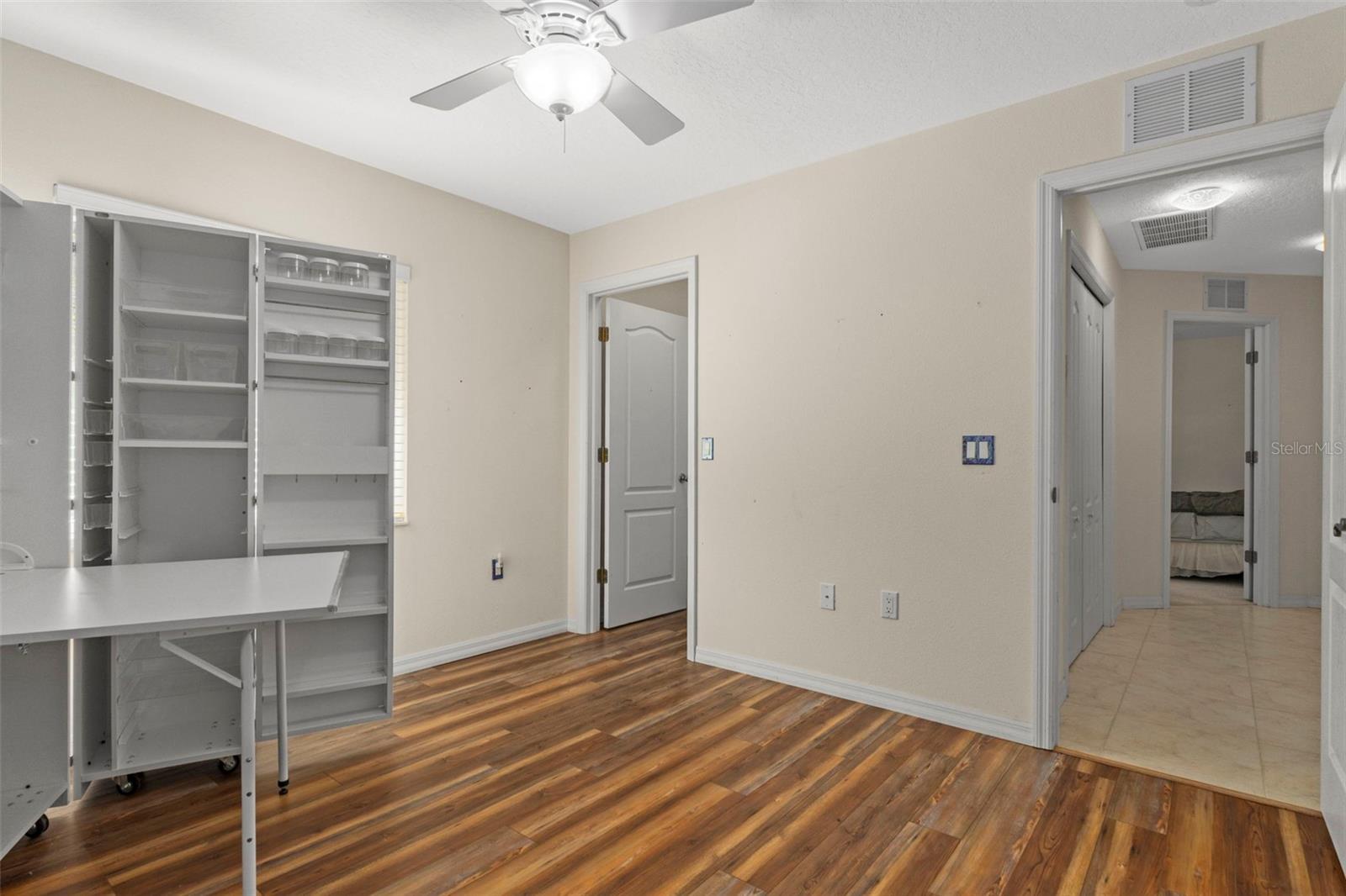 Image 24 of 55 For 5554 Lamp Post Drive