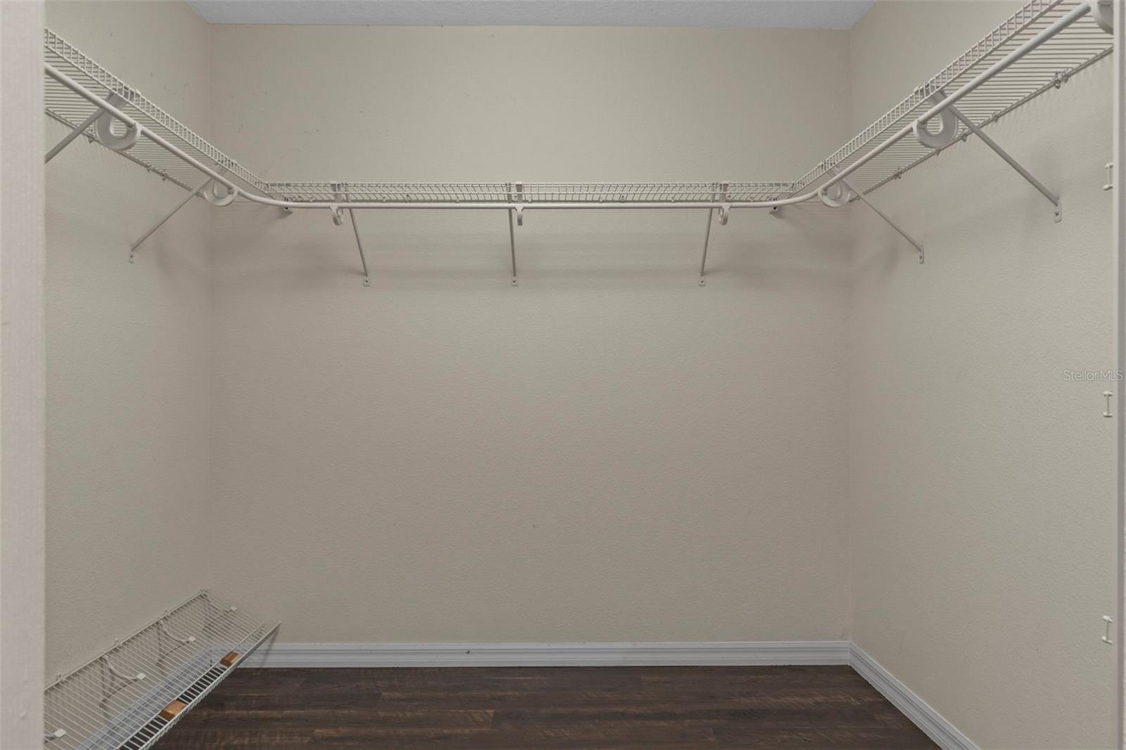 Image 25 of 55 For 5554 Lamp Post Drive