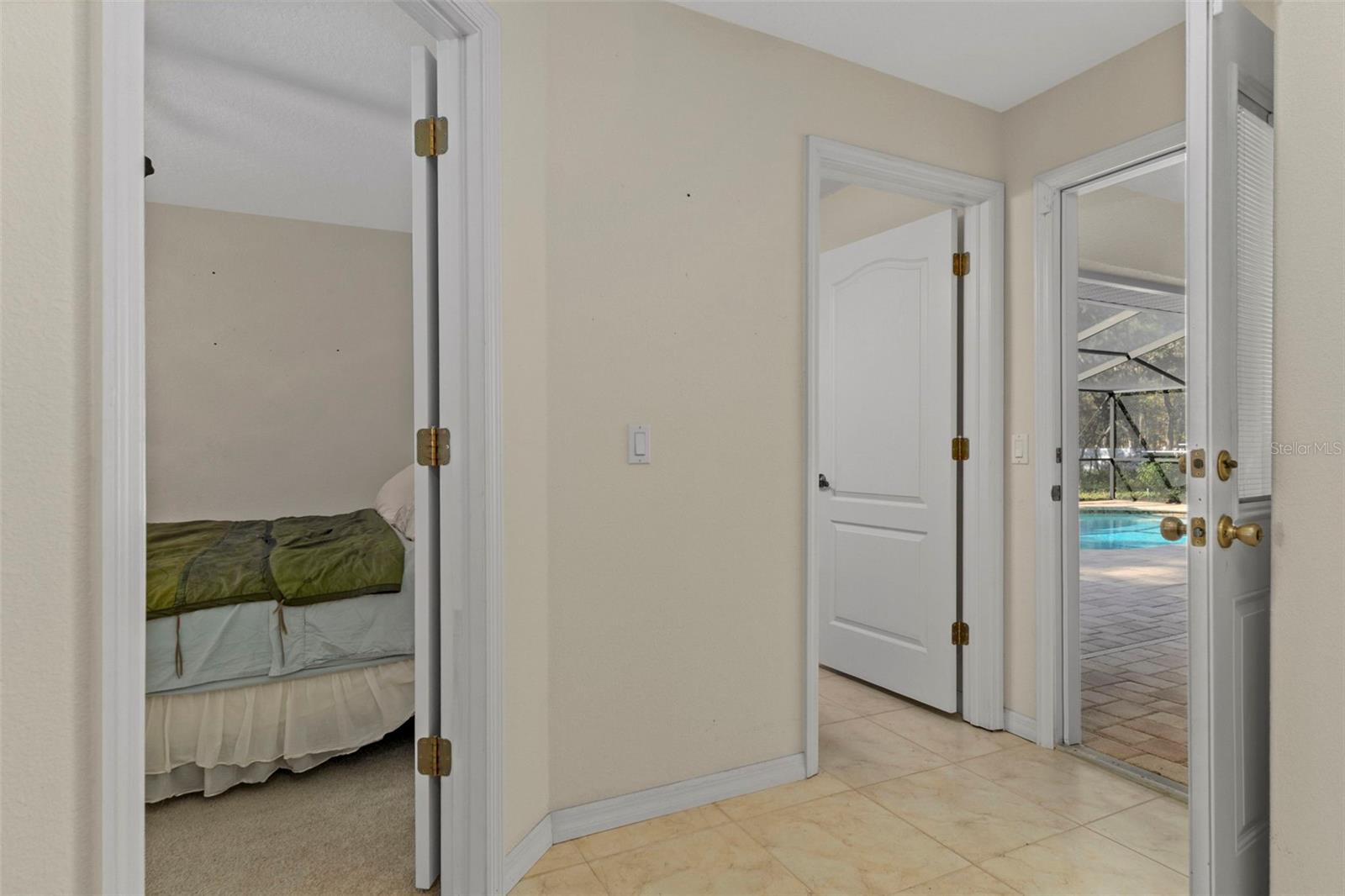 Image 27 of 55 For 5554 Lamp Post Drive