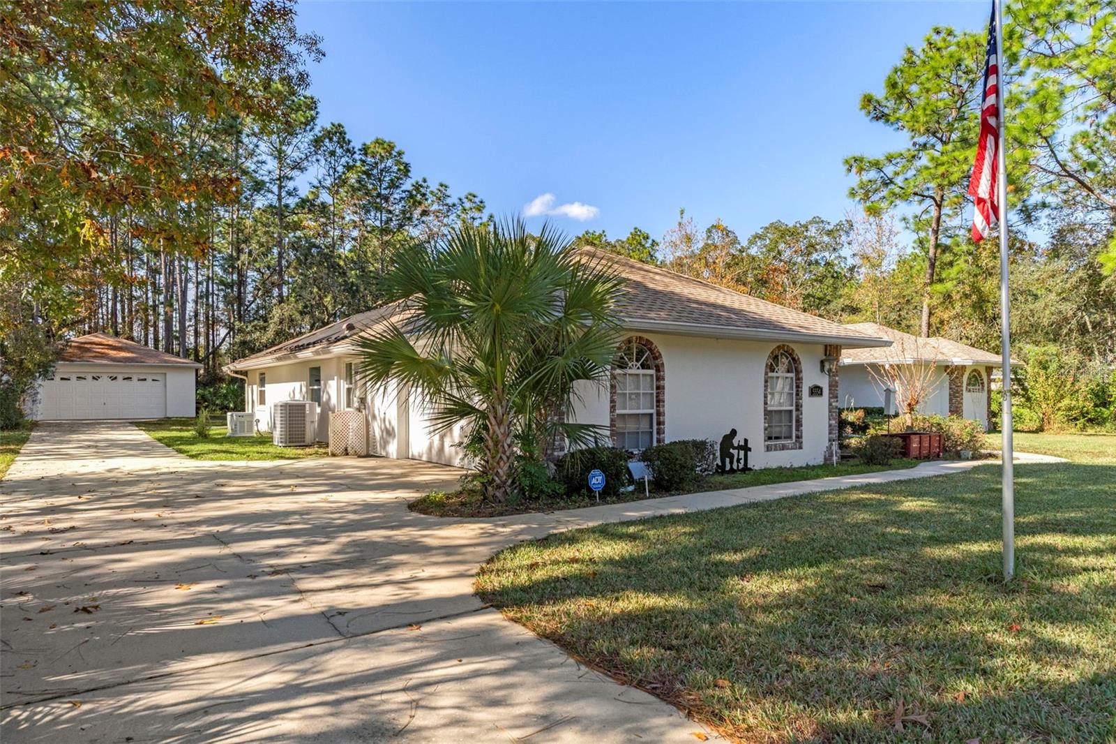 Image 3 of 55 For 5554 Lamp Post Drive