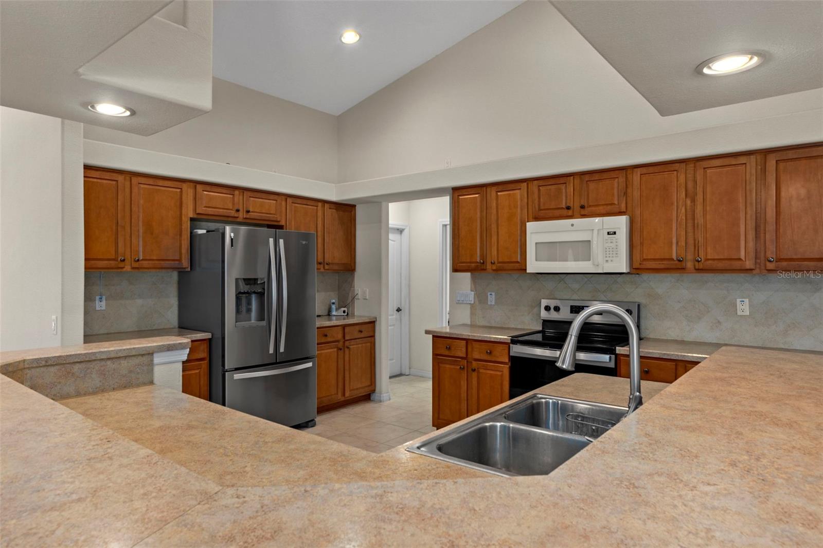 Image 32 of 55 For 5554 Lamp Post Drive