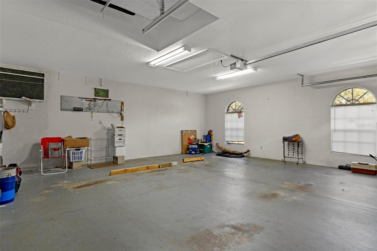 Image 35 of 55 For 5554 Lamp Post Drive