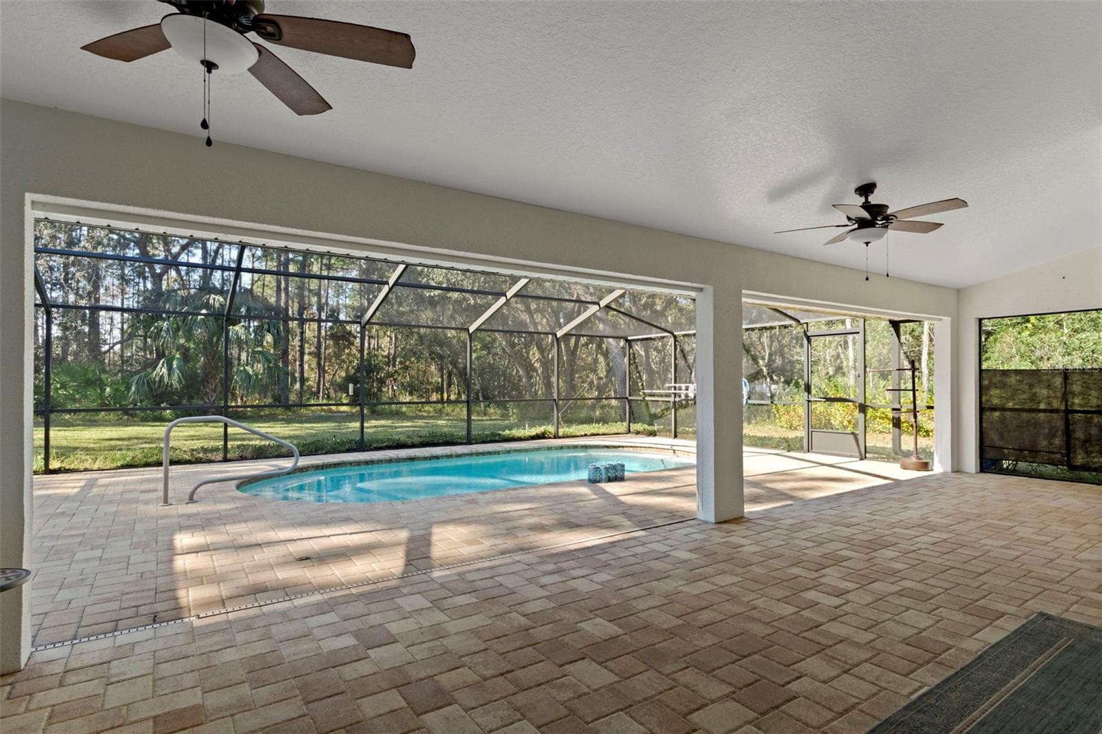 Image 41 of 55 For 5554 Lamp Post Drive