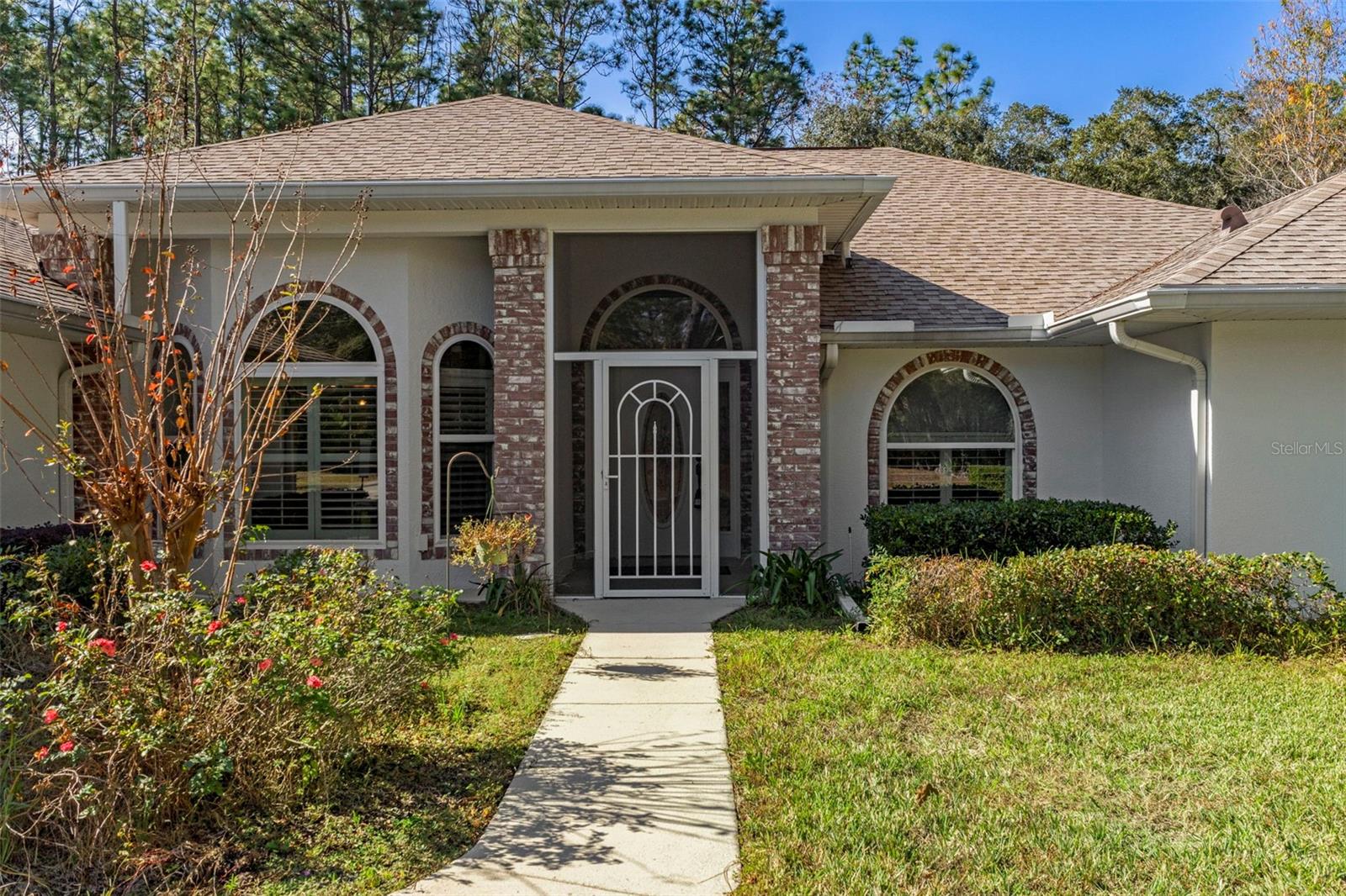 Image 5 of 55 For 5554 Lamp Post Drive