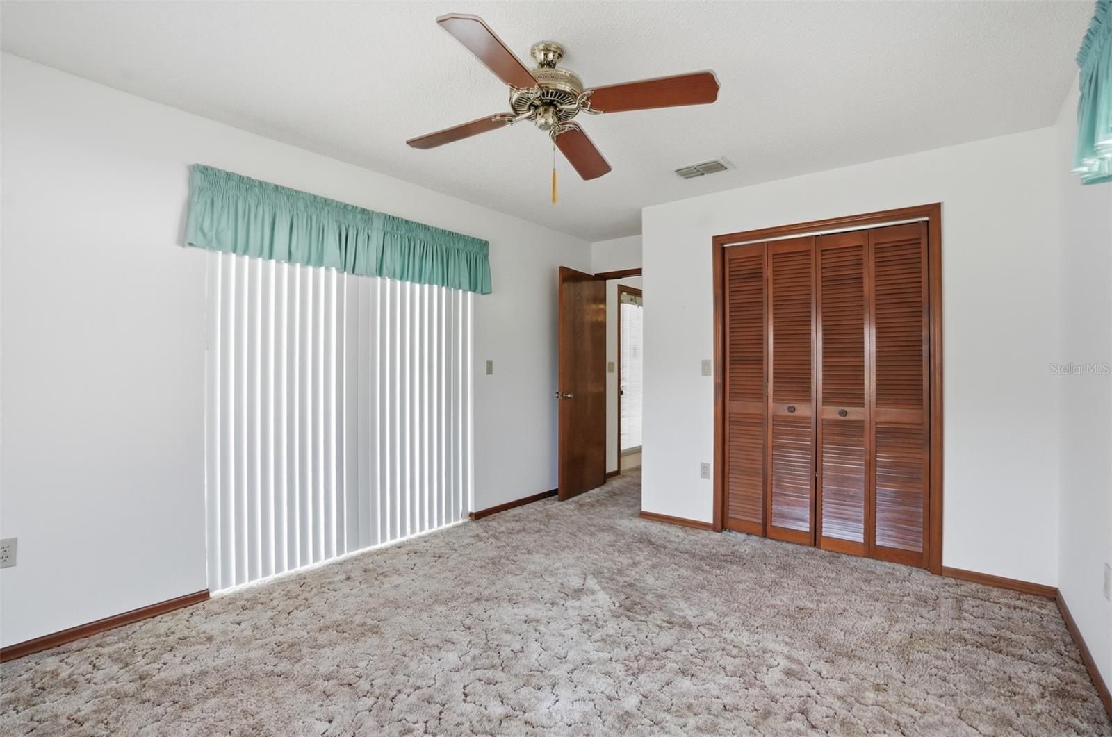 Listing photo id 16 for 2414 Appian Avenue