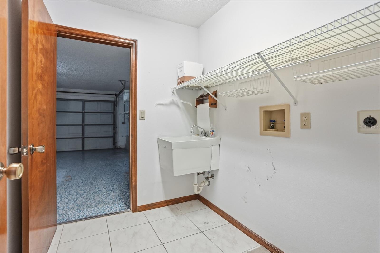 Listing photo id 20 for 2414 Appian Avenue