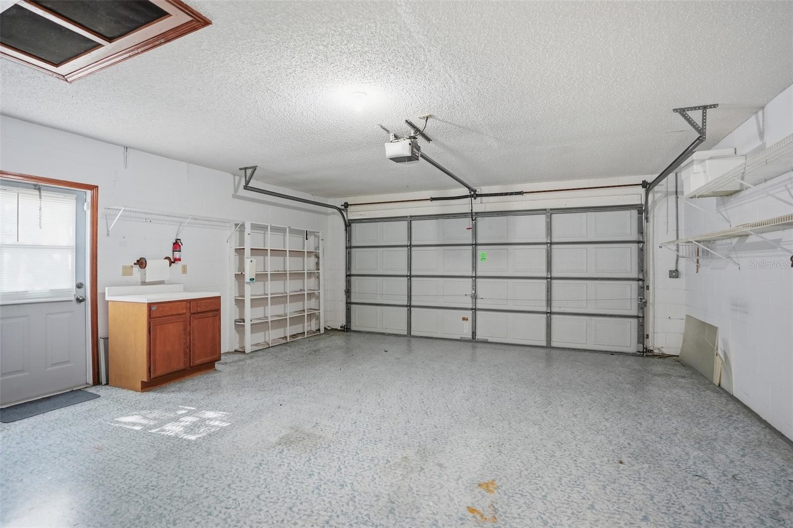 Listing photo id 21 for 2414 Appian Avenue