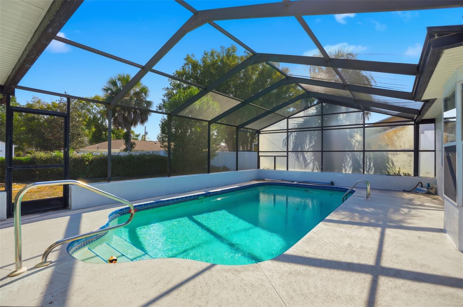 Listing photo id 22 for 2414 Appian Avenue