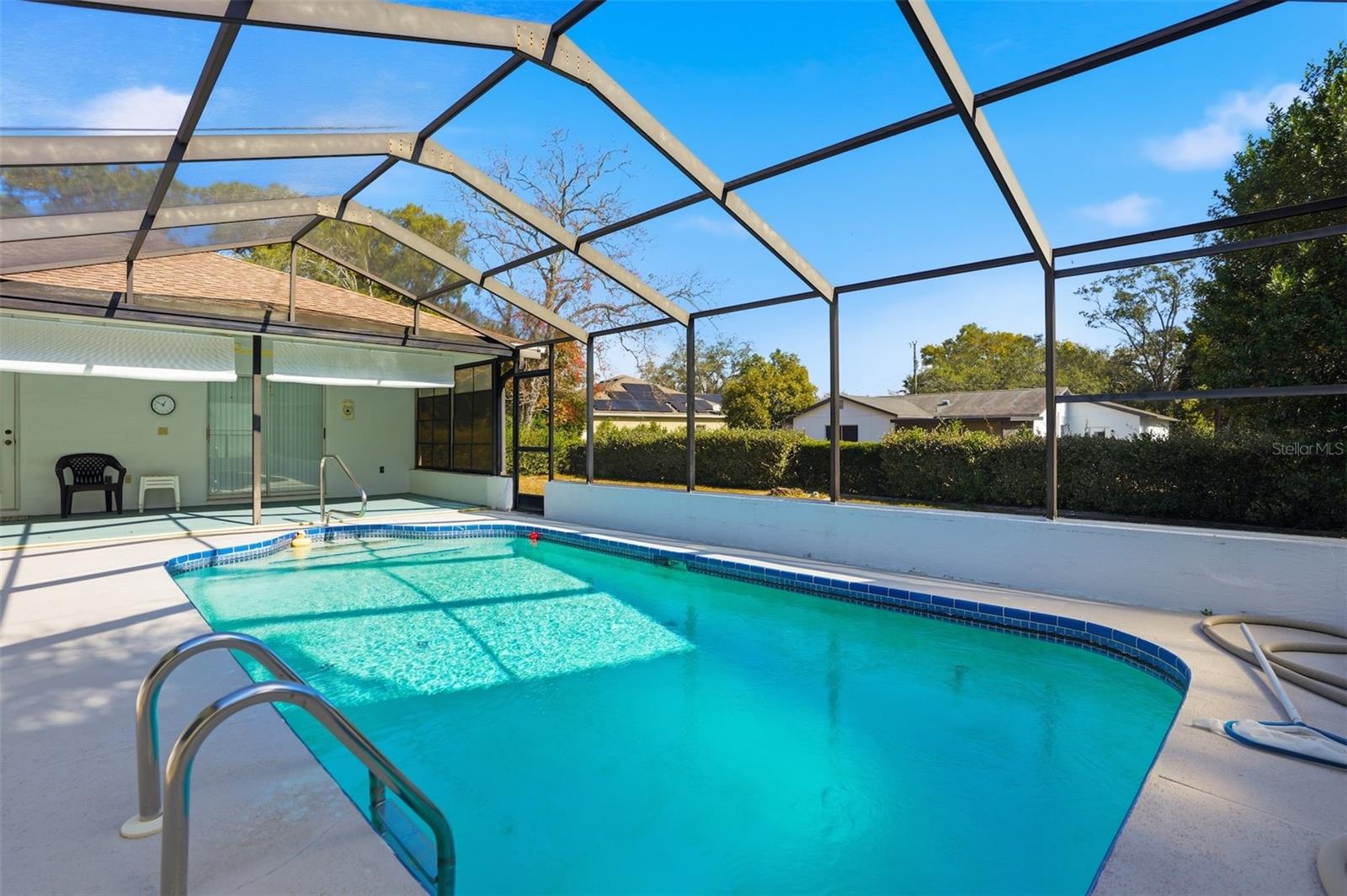 Listing photo id 23 for 2414 Appian Avenue