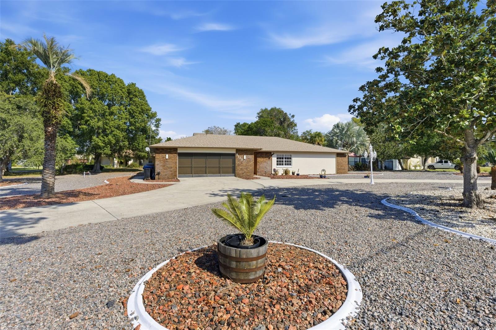 Listing photo id 10 for 8123 River Country Drive