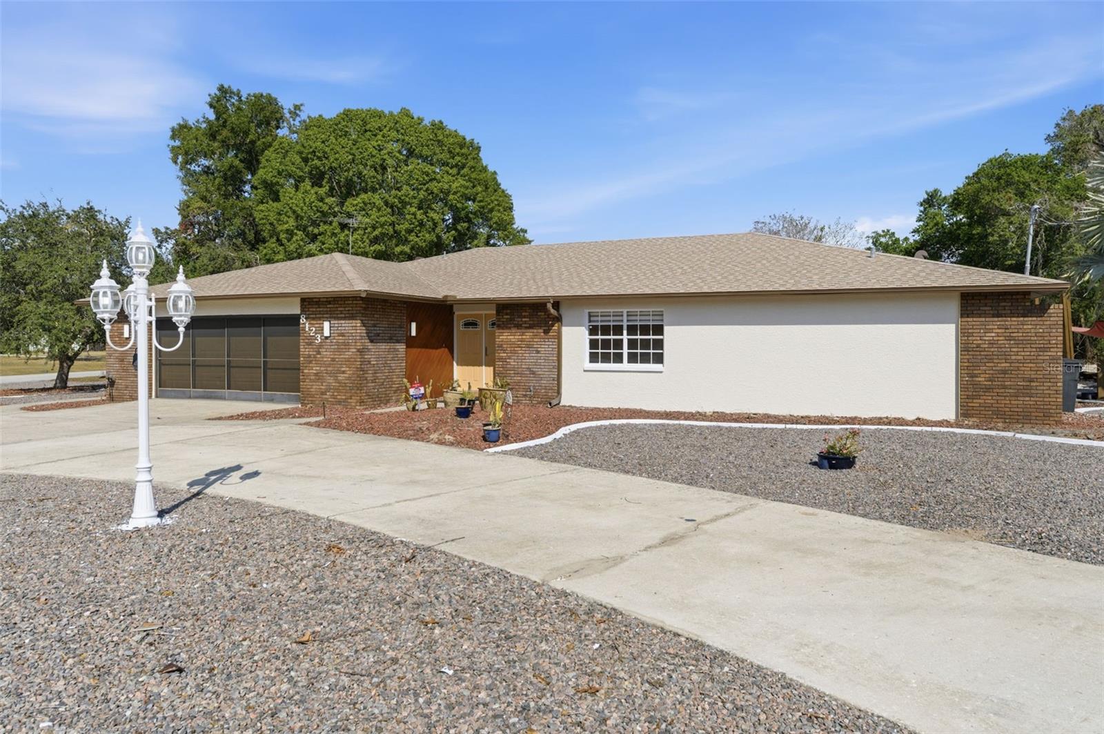 Listing photo id 12 for 8123 River Country Drive
