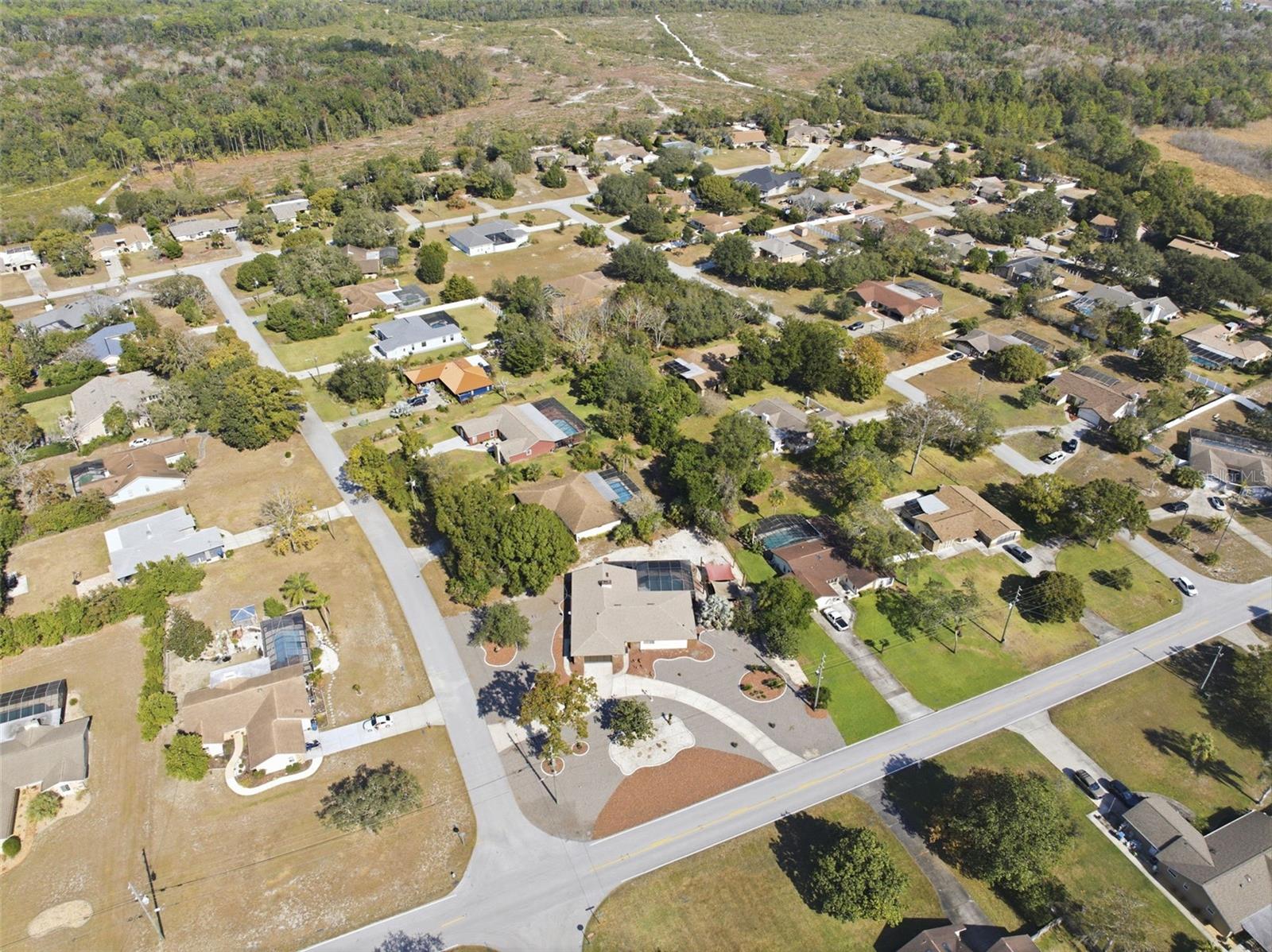 Listing photo id 17 for 8123 River Country Drive