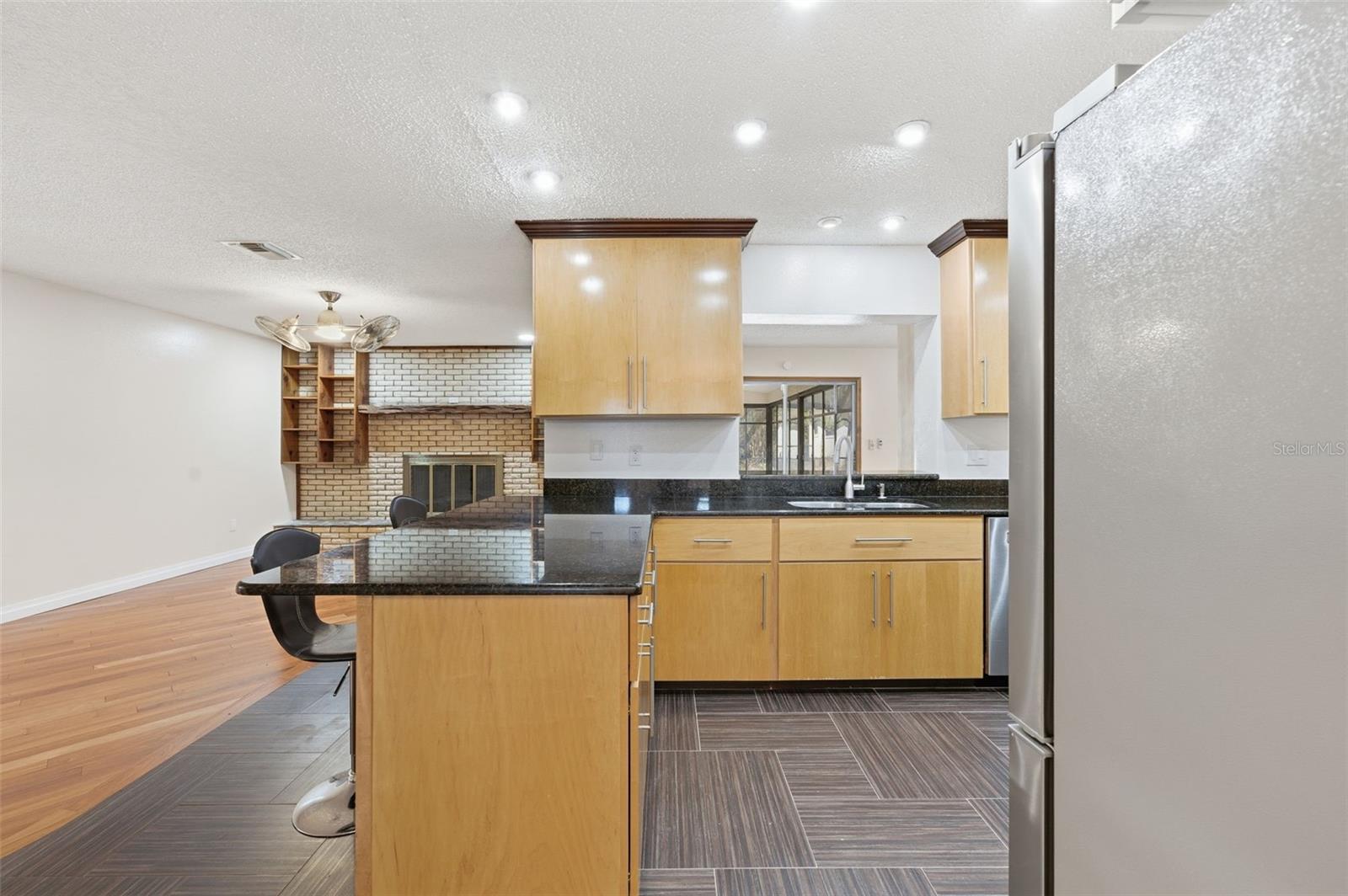 Listing photo id 33 for 8123 River Country Drive