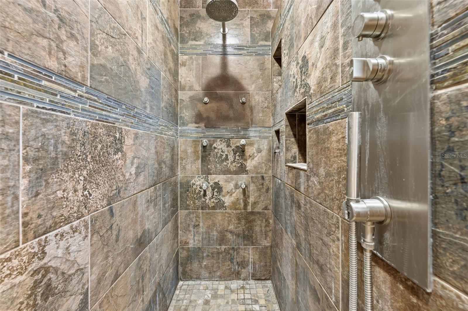 Listing photo id 42 for 8123 River Country Drive