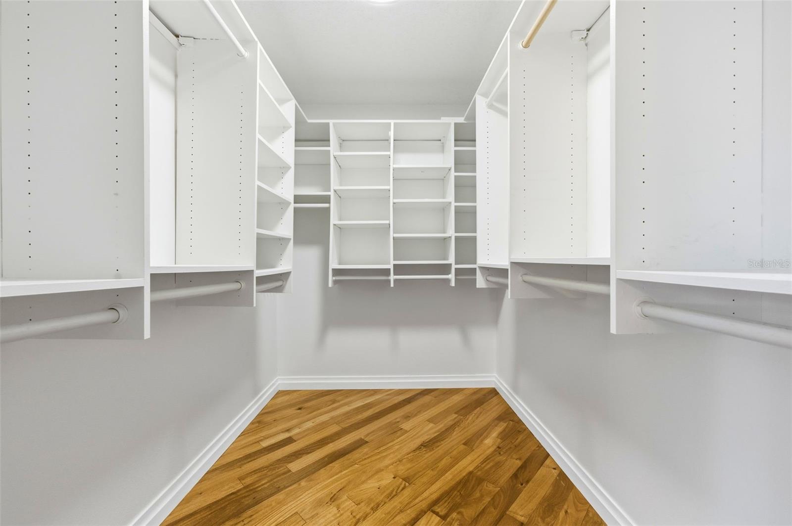 Listing photo id 43 for 8123 River Country Drive