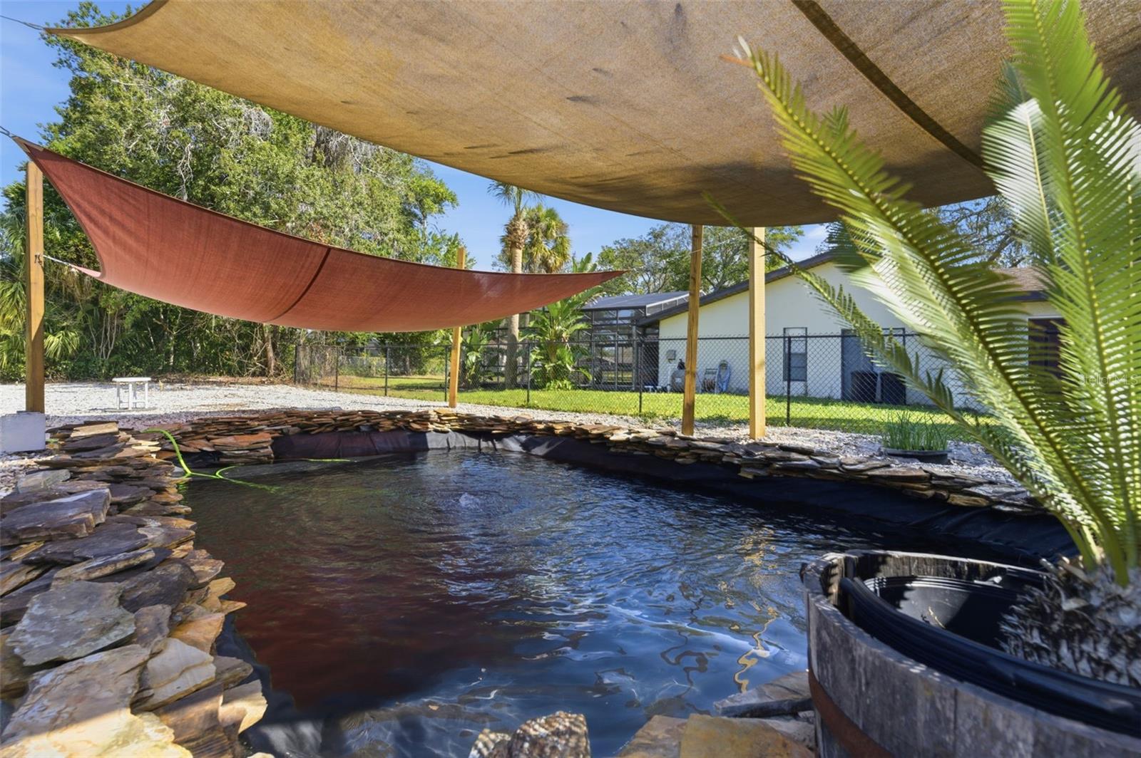 Listing photo id 3 for 8123 River Country Drive