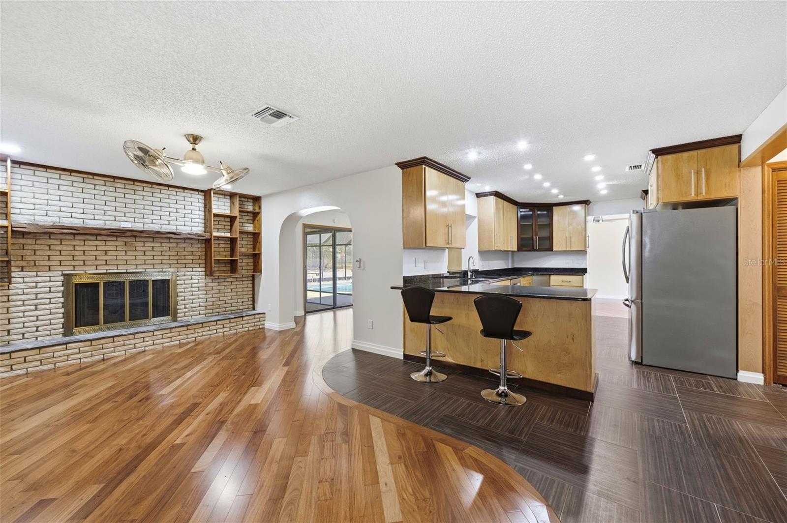 Listing photo id 48 for 8123 River Country Drive