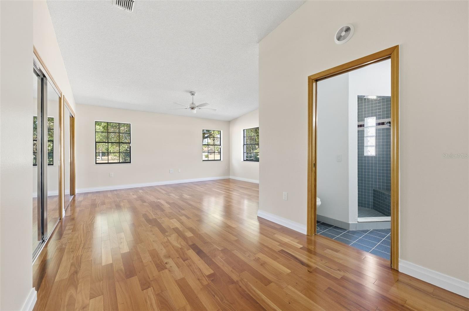 Listing photo id 50 for 8123 River Country Drive