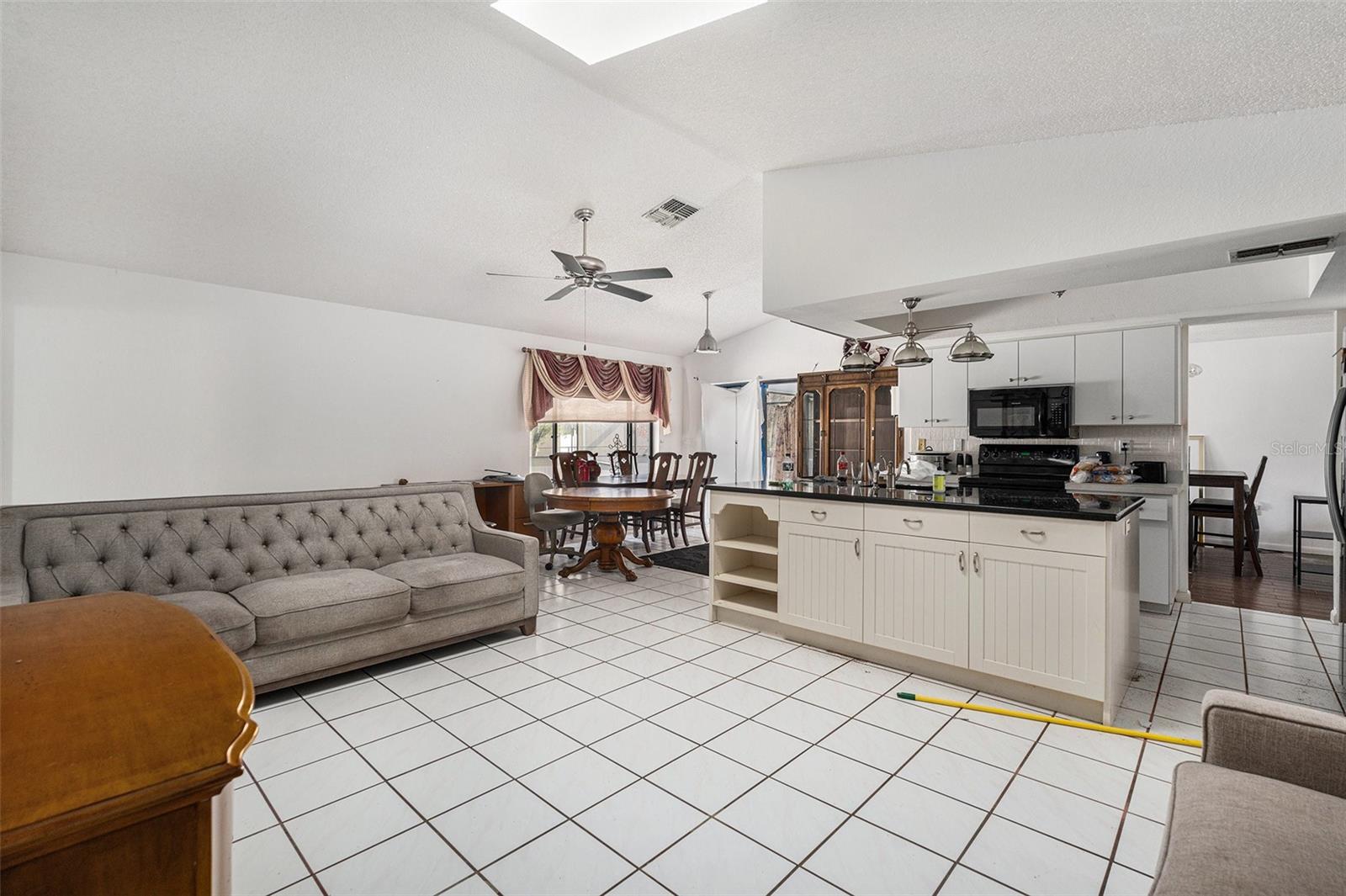 Image 7 of 19 For 13445 Banner Road