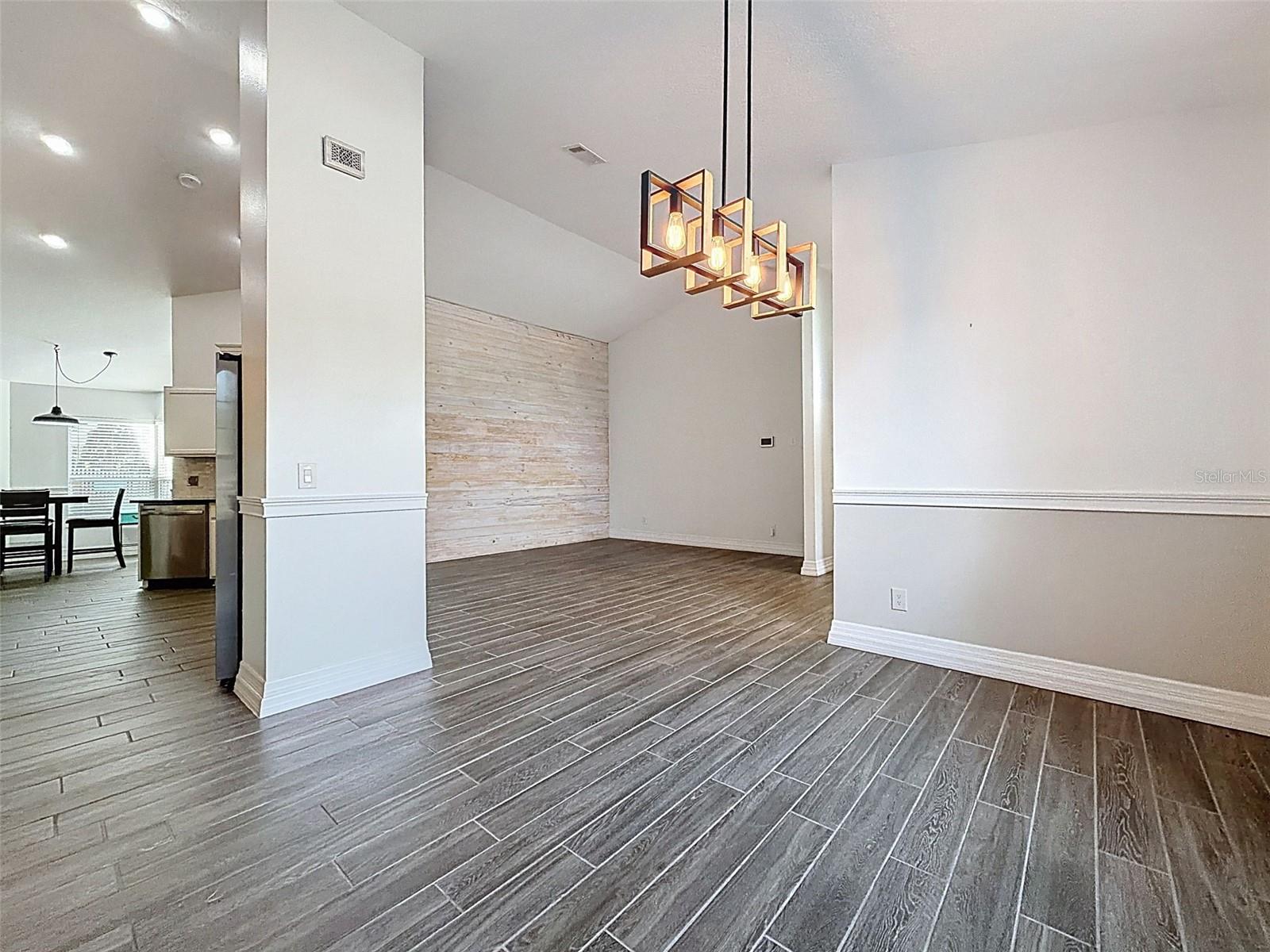 Image 12 of 80 For 11 Maidenbush Court E