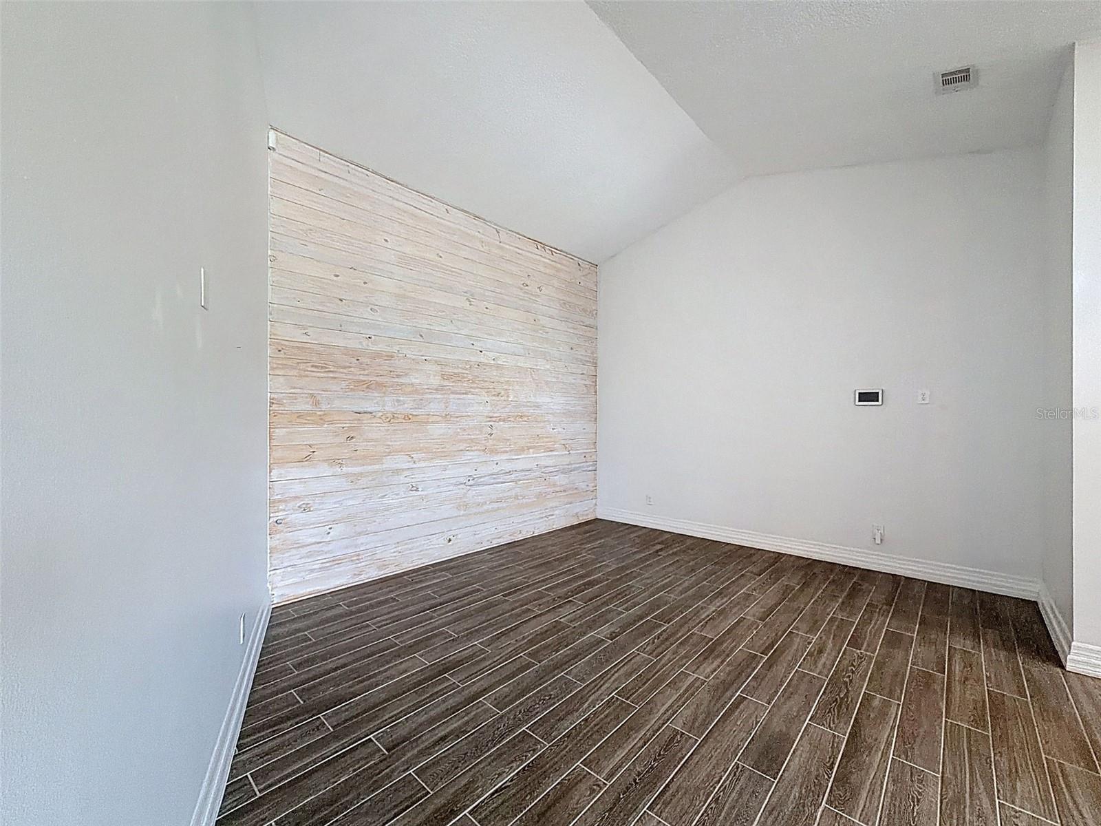 Image 14 of 80 For 11 Maidenbush Court E