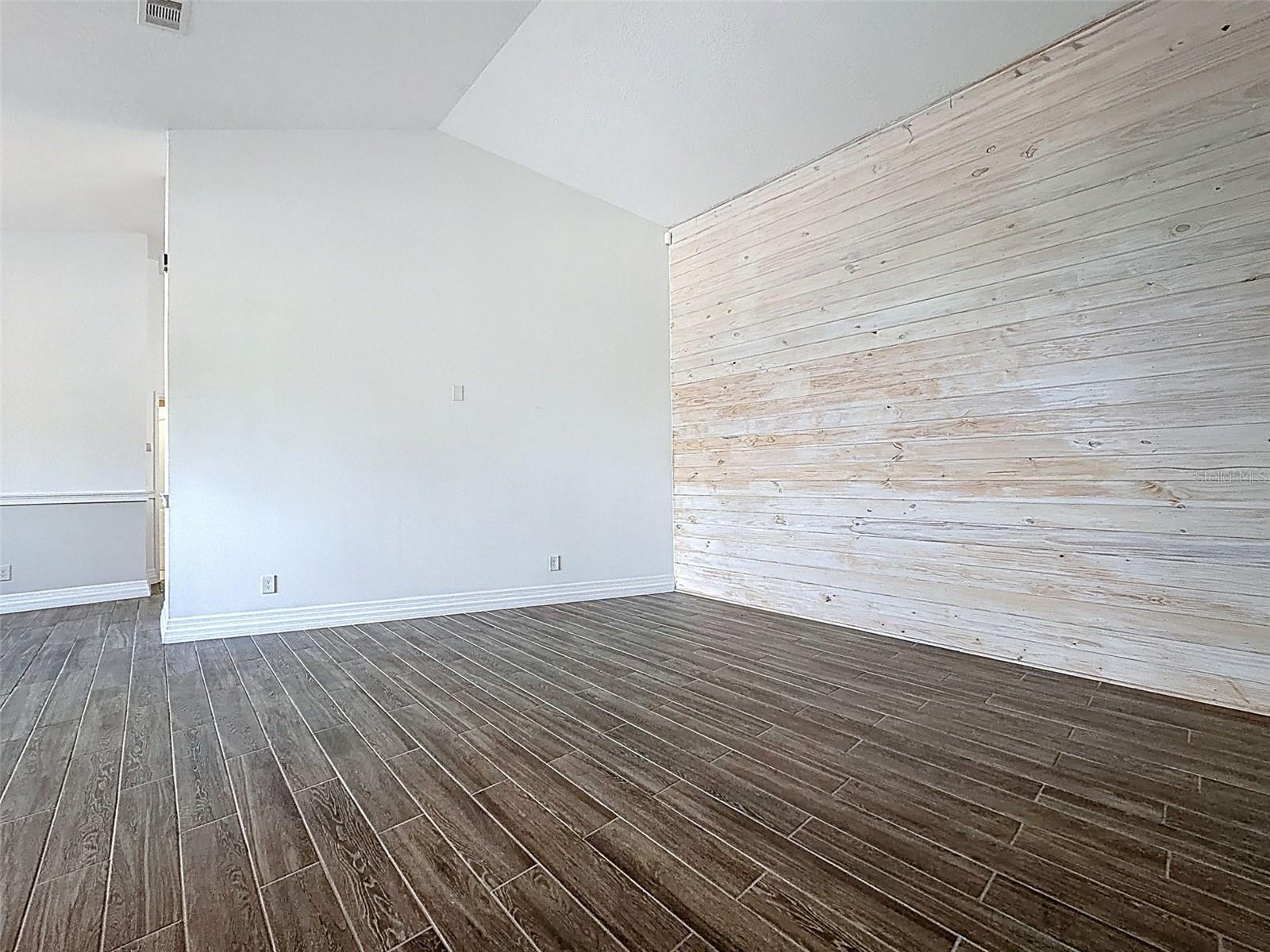 Image 15 of 80 For 11 Maidenbush Court E