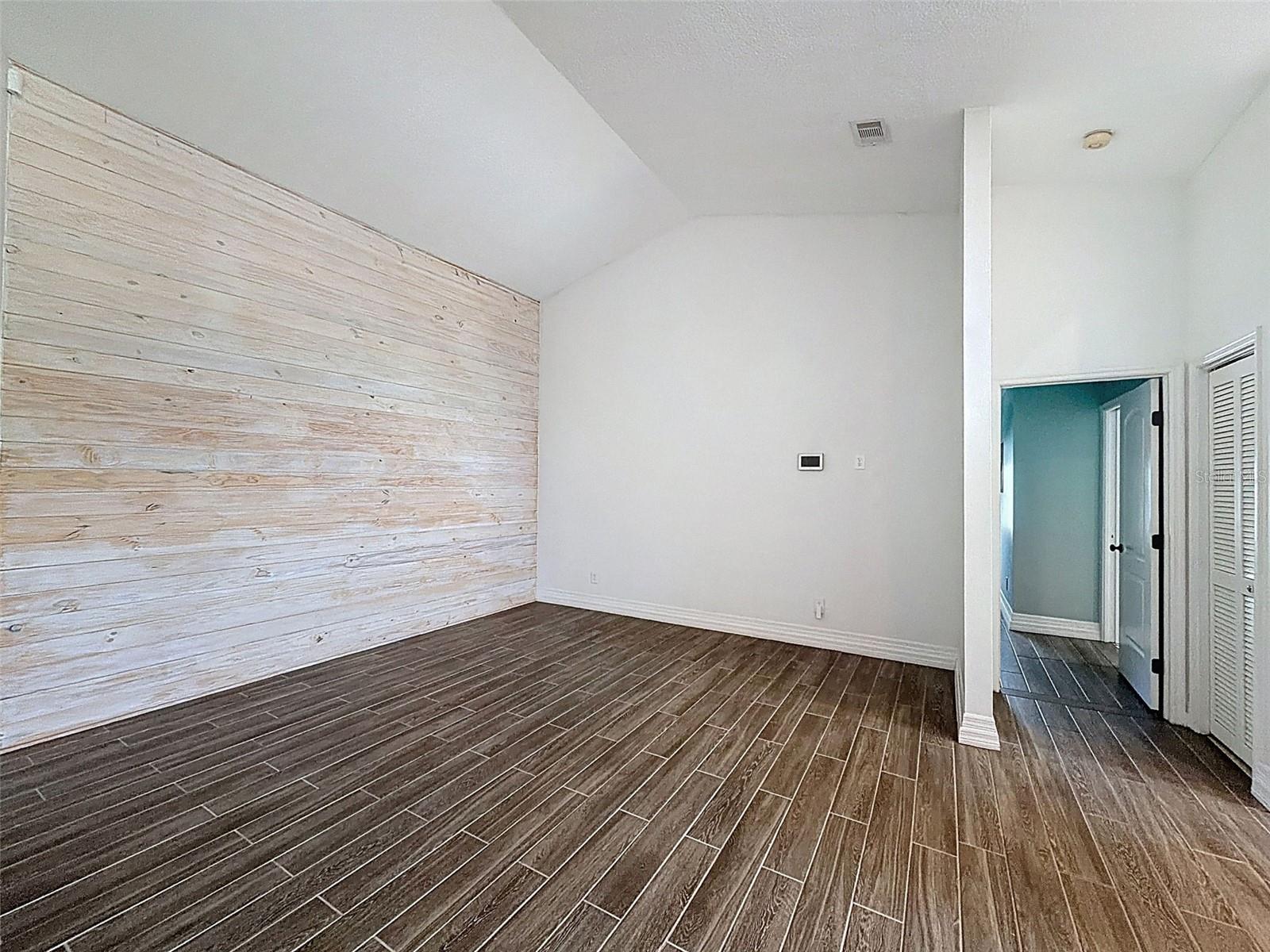 Image 17 of 80 For 11 Maidenbush Court E