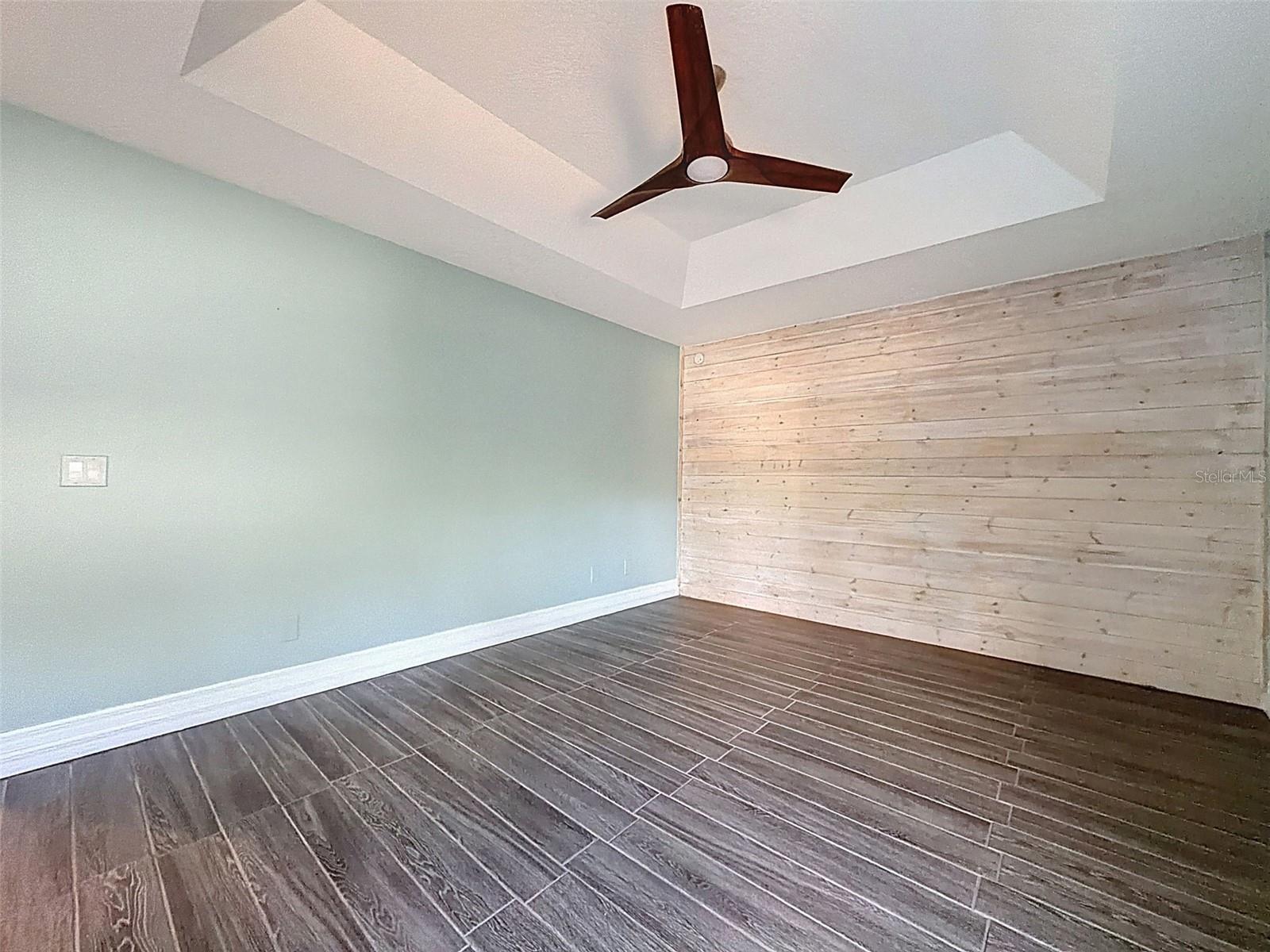 Image 22 of 80 For 11 Maidenbush Court E