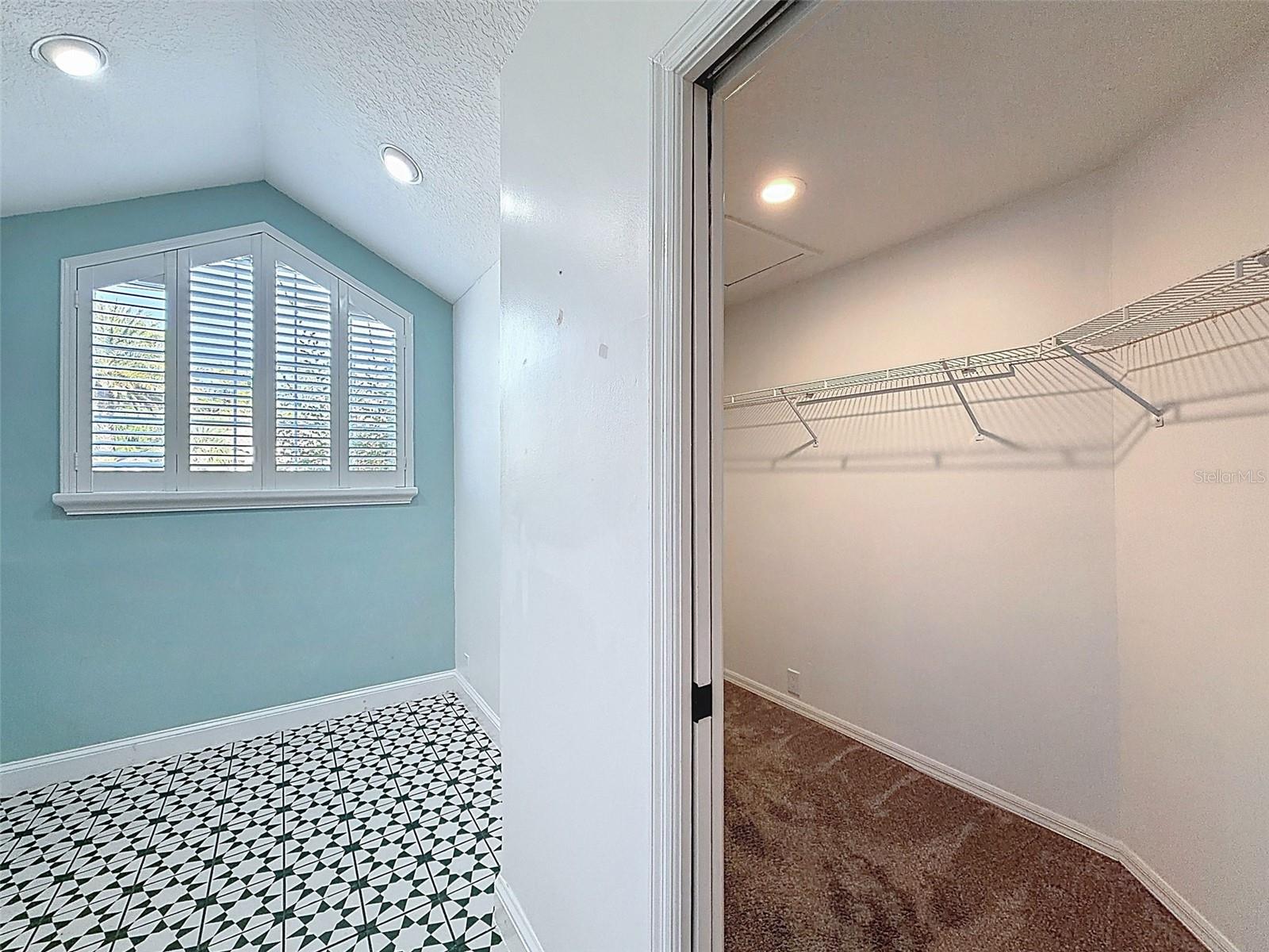 Image 23 of 80 For 11 Maidenbush Court E